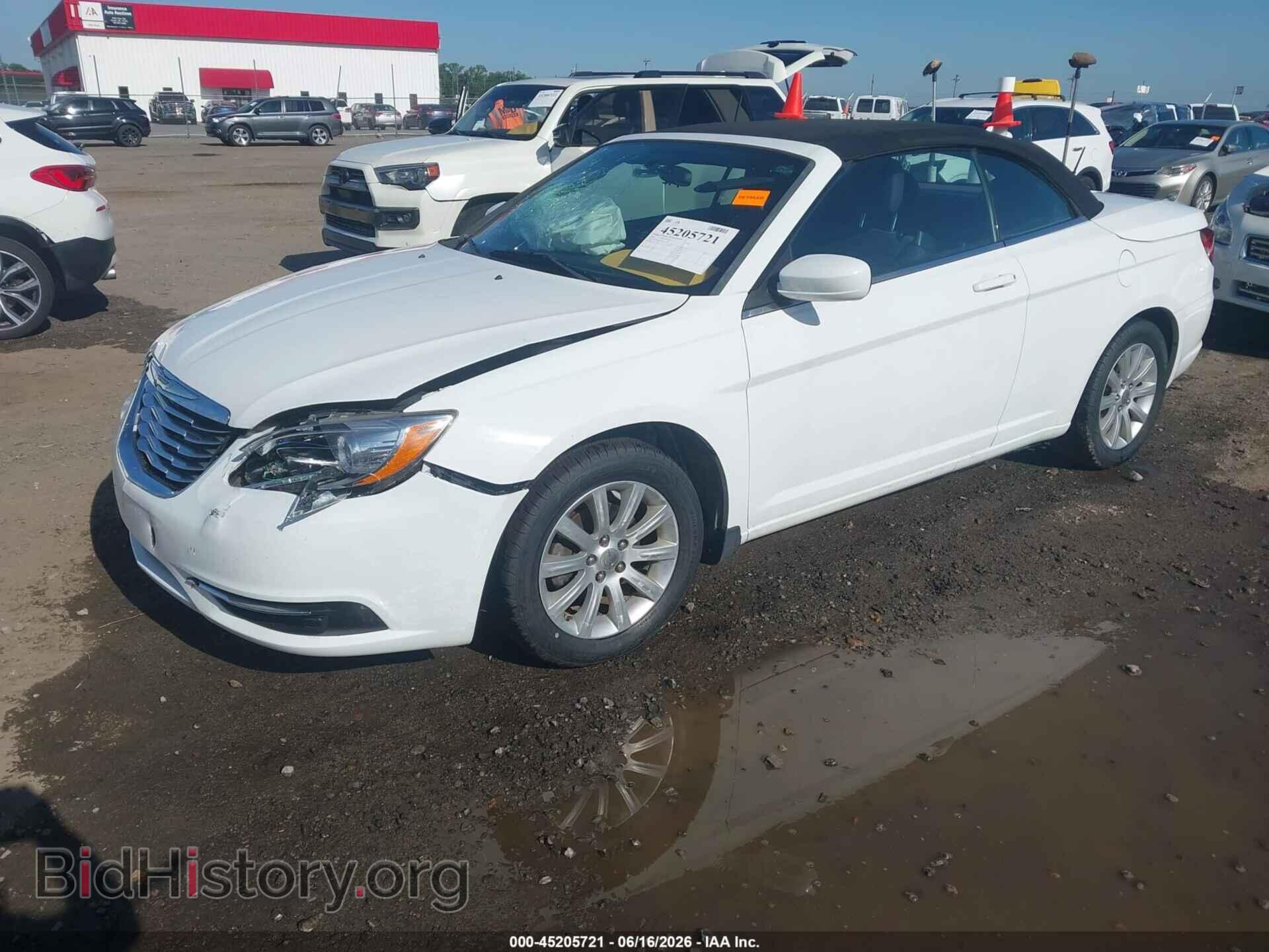 2013 CHRYSLER 200 - VIN: 1C3BCBEB4DN511777 - Фото 2