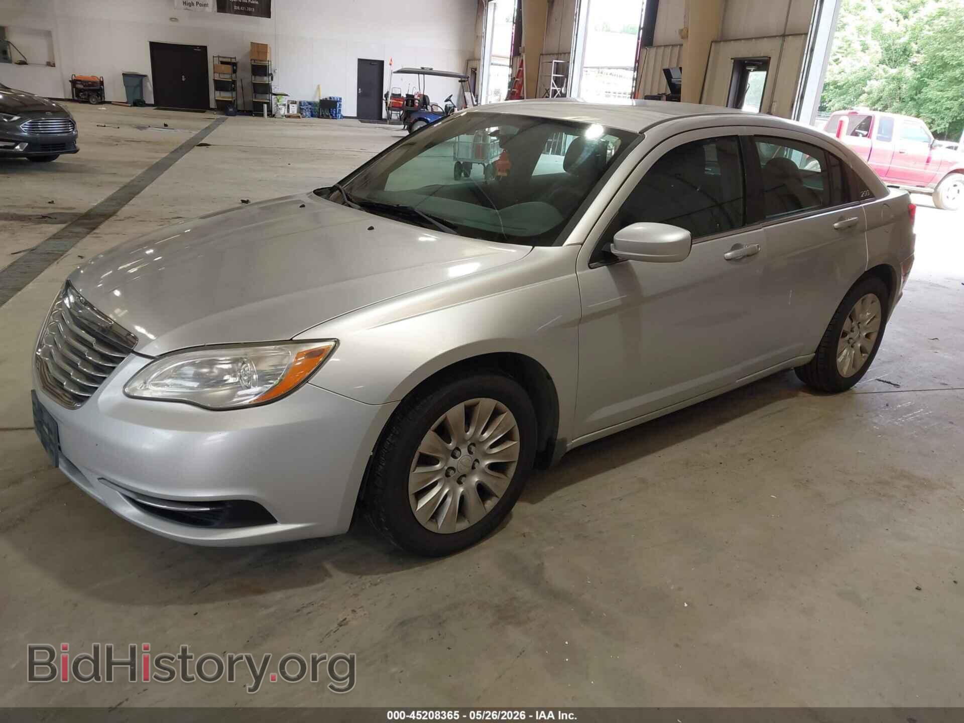 2012 CHRYSLER 200 - VIN: 1C3CCBABXCN295524 - Фото 2