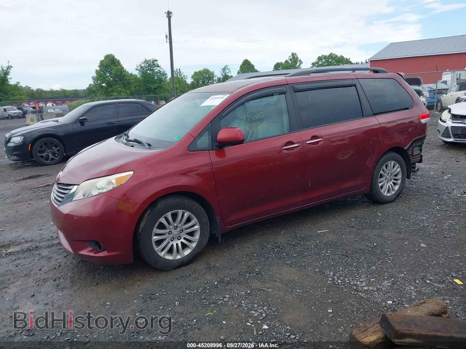 2011 TOYOTA SIENNA - VIN: 5TDYK3DC7BS066192 - Фото 2