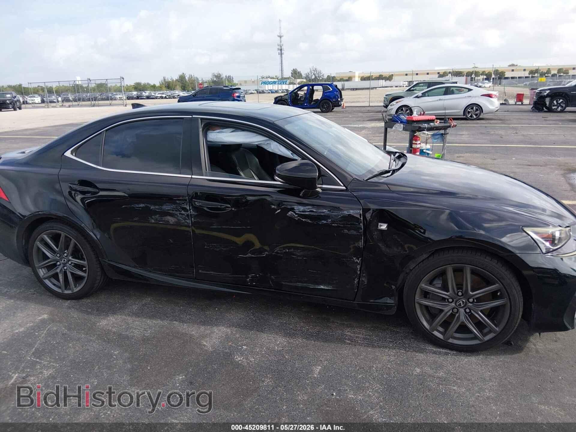 2017 LEXUS IS 200T - VIN: JTHBA1D21H5049213 - Фото 6