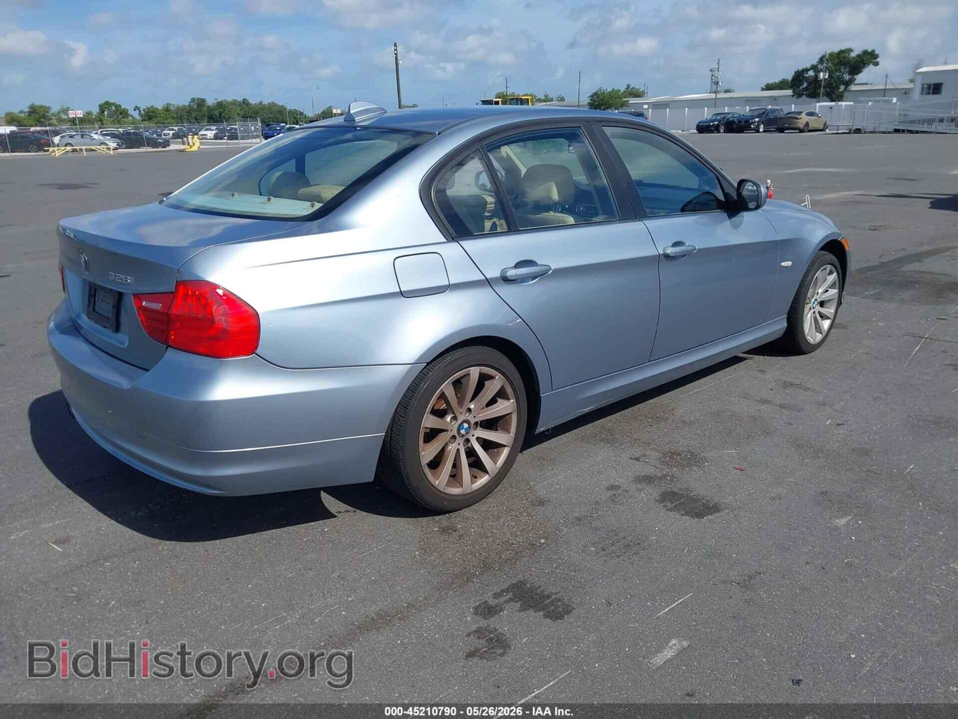 2011 BMW 328I - VIN: WBAPH7C5XBA800905 - Photo 4