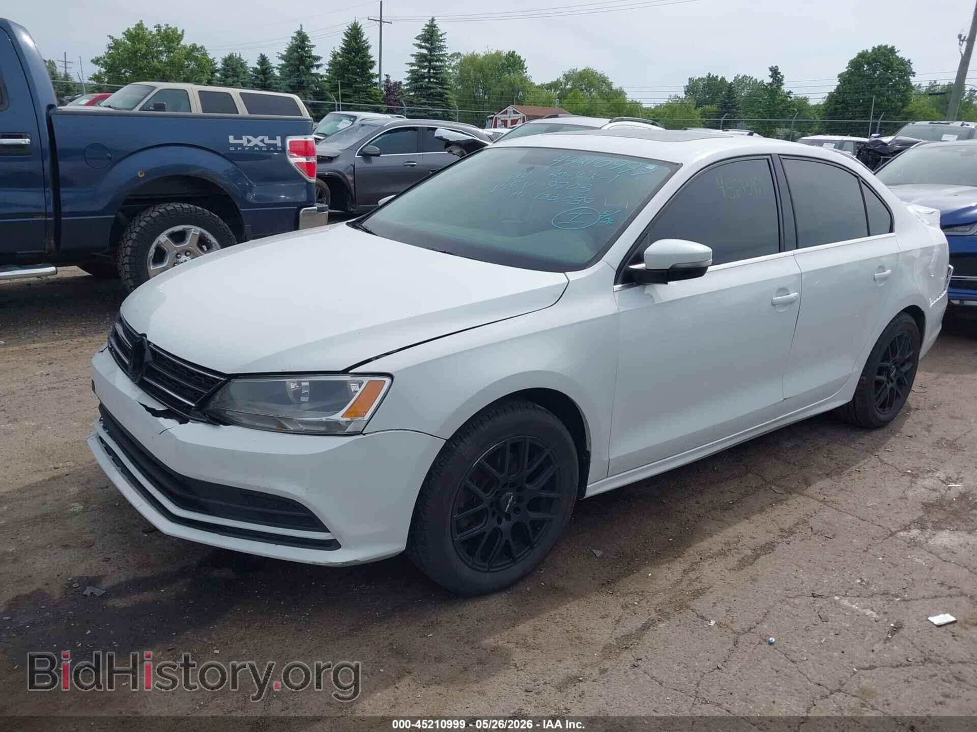2017 VOLKSWAGEN JETTA - VIN: 3VWDB7AJ7HM399703 - Photo 2