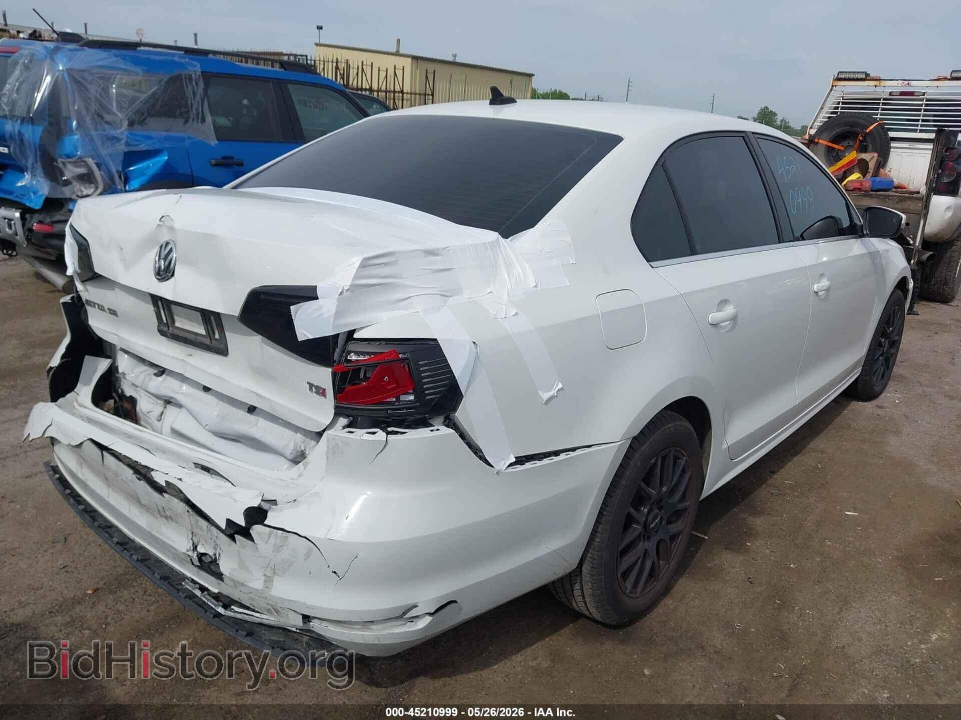 2017 VOLKSWAGEN JETTA - VIN: 3VWDB7AJ7HM399703 - Photo 4