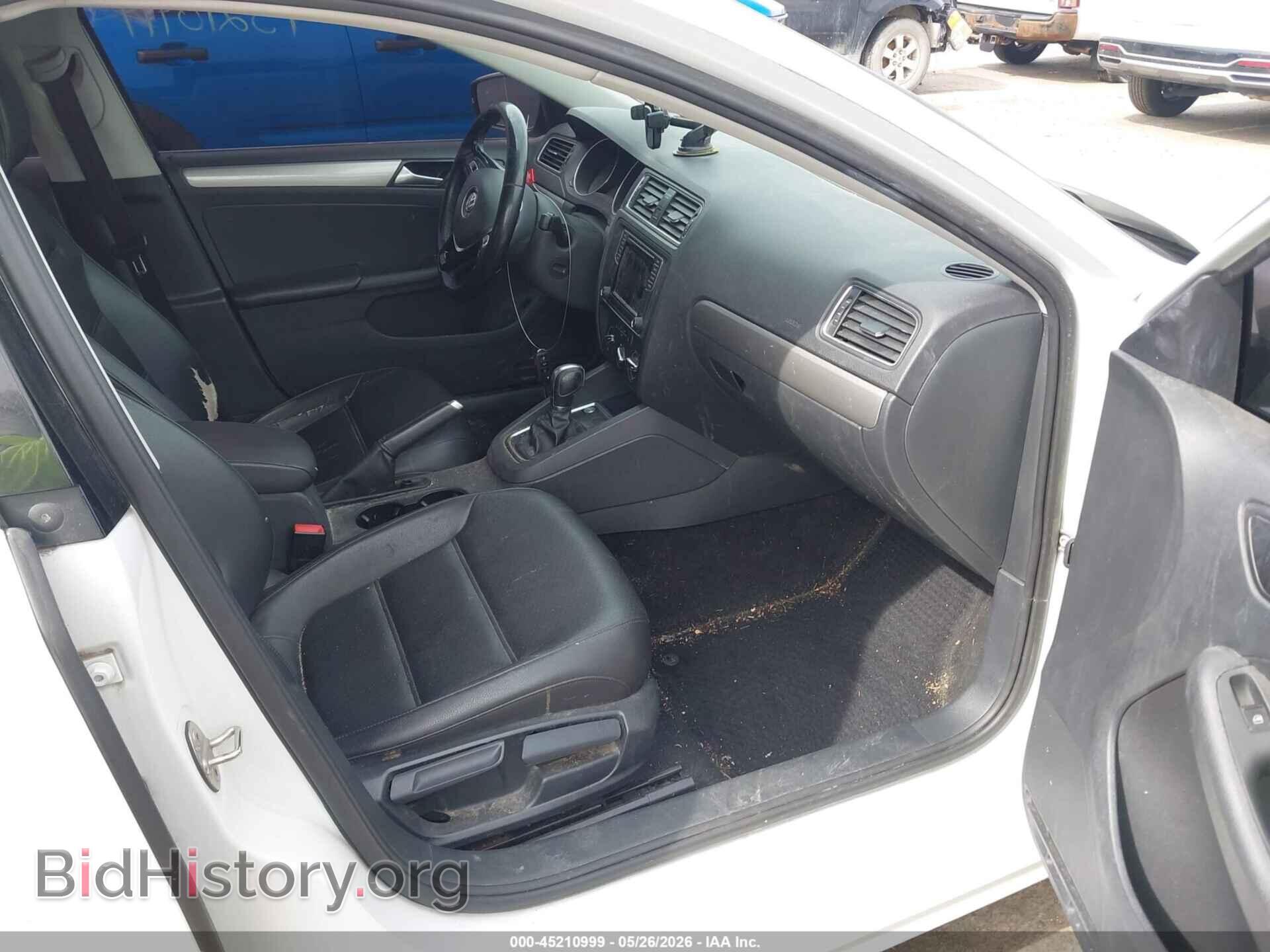 2017 VOLKSWAGEN JETTA - VIN: 3VWDB7AJ7HM399703 - Photo 5