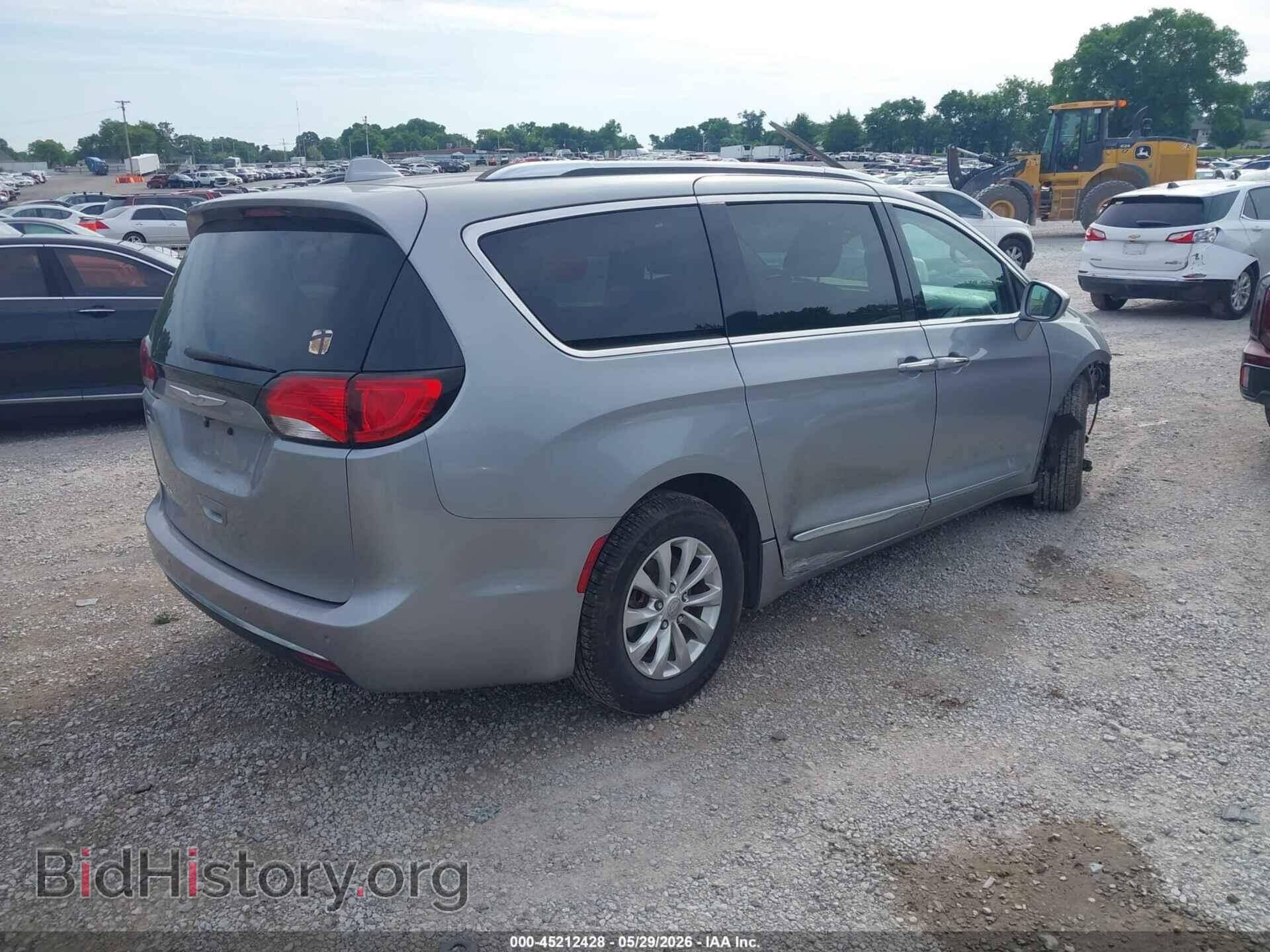 2018 CHRYSLER PACIFICA - VIN: 2C4RC1BG1JR112196 - Фото 4