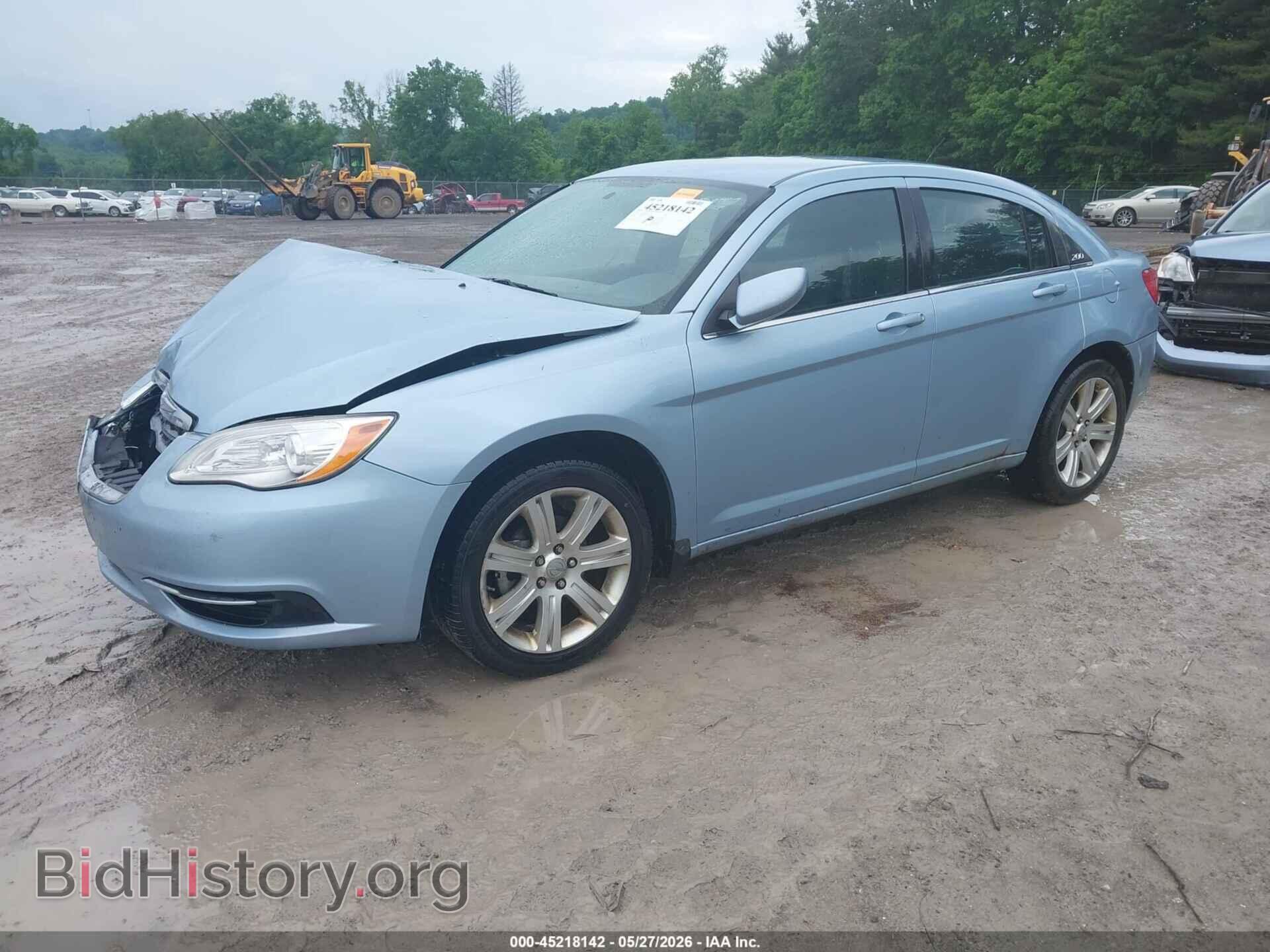 2013 CHRYSLER 200 - VIN: 1C3CCBBBXDN705805 - Photo 2