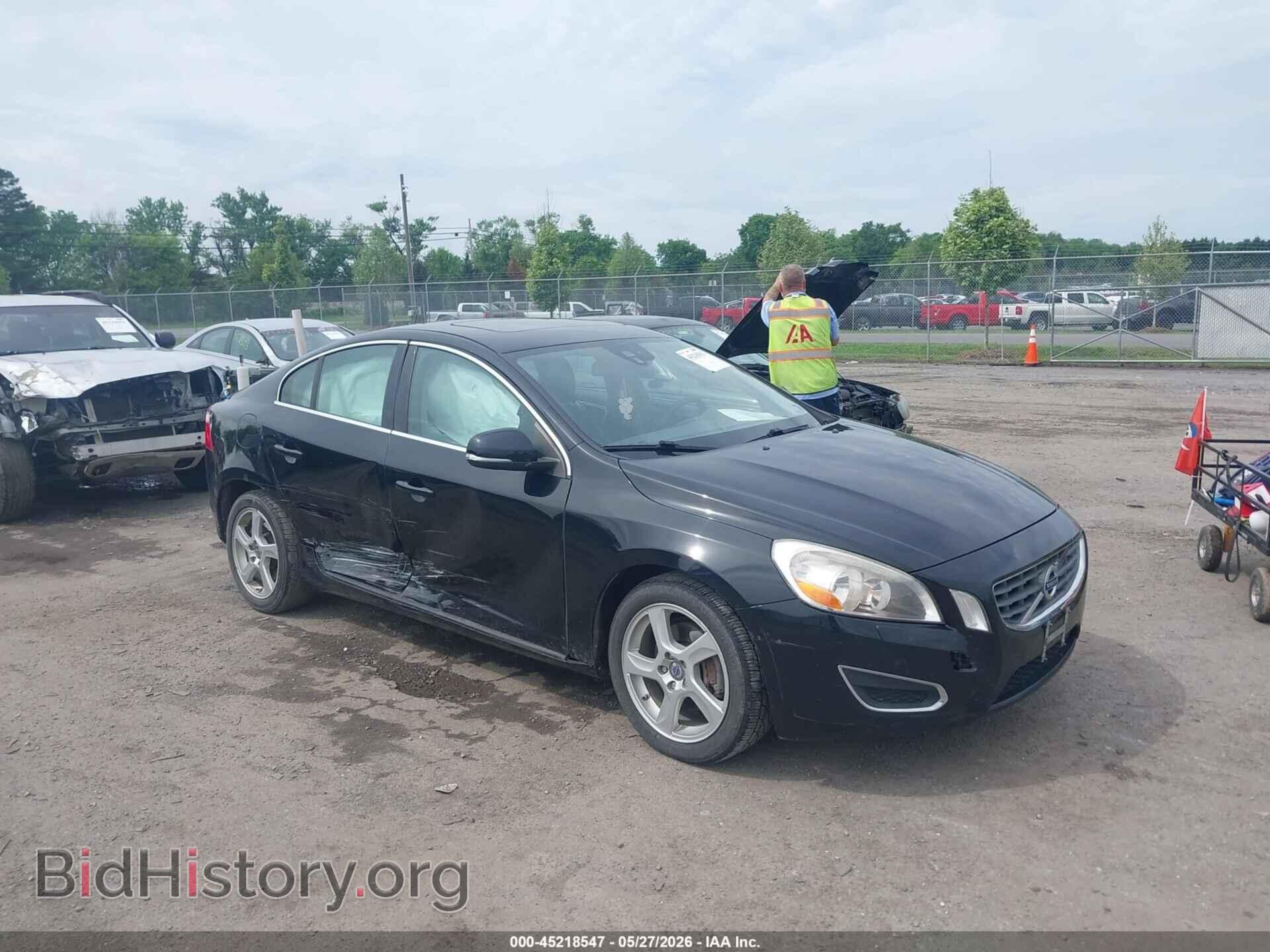 Фотография YV1622FS2C2037160 - VOLVO S60 2012