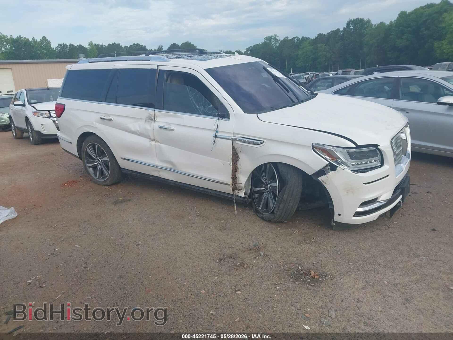 Photo 5LMJJ2LT7KEL11796 - LINCOLN NAVIGATOR 2019