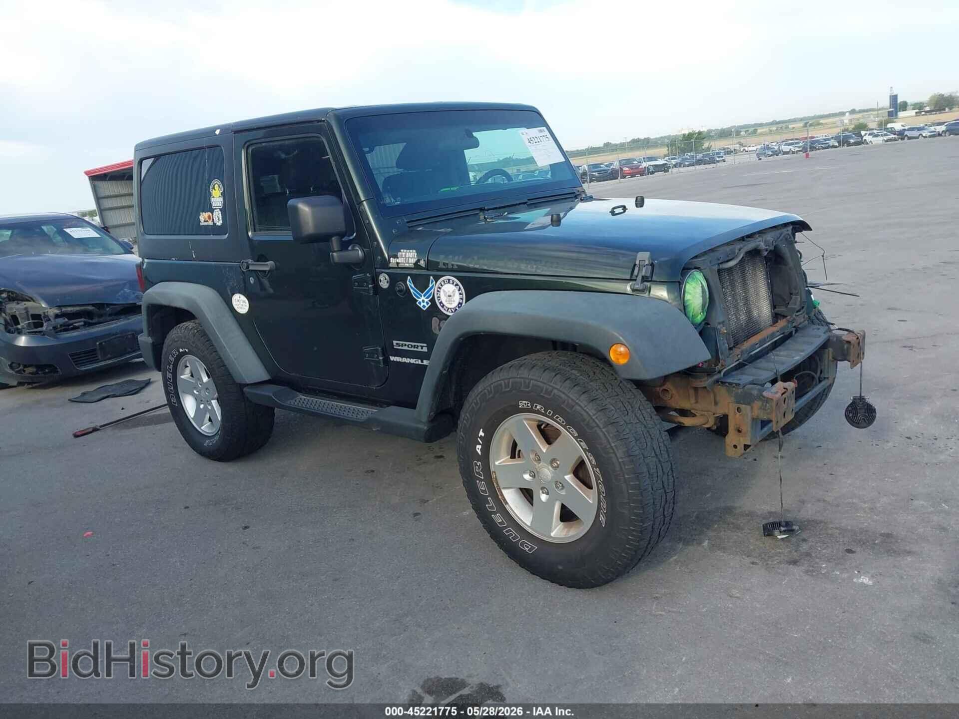 Фотография 1J4AA2D18BL570128 - JEEP WRANGLER 2011