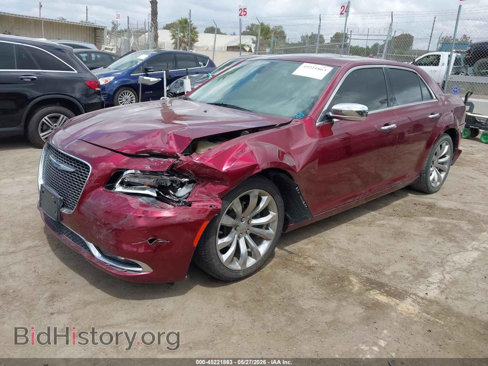 2019 CHRYSLER 300 - VIN: 2C3CCAEG7KH609685 - Фото 2