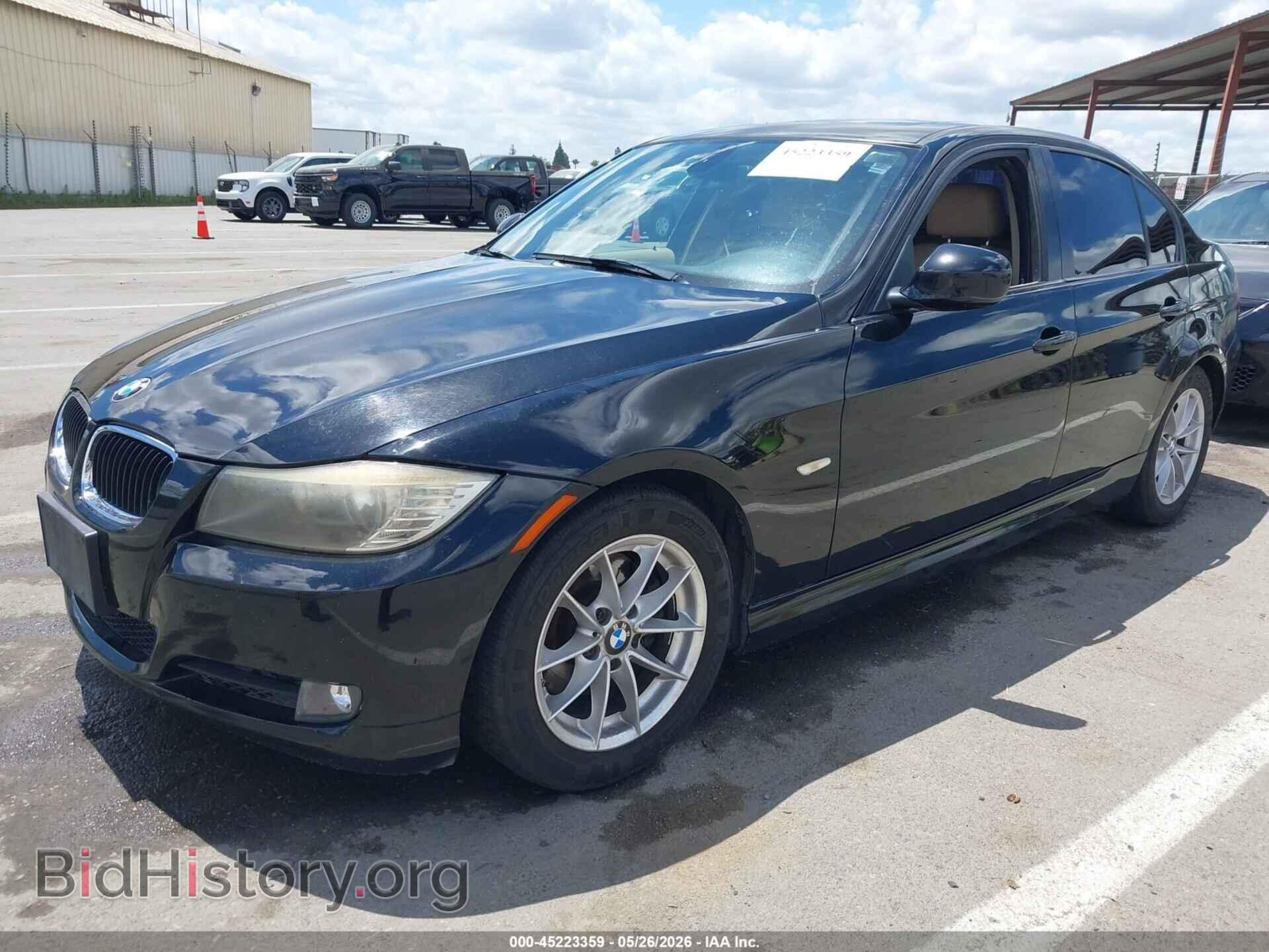 2010 BMW 328I - VIN: WBAPH7G51ANM48590 - Фото 2