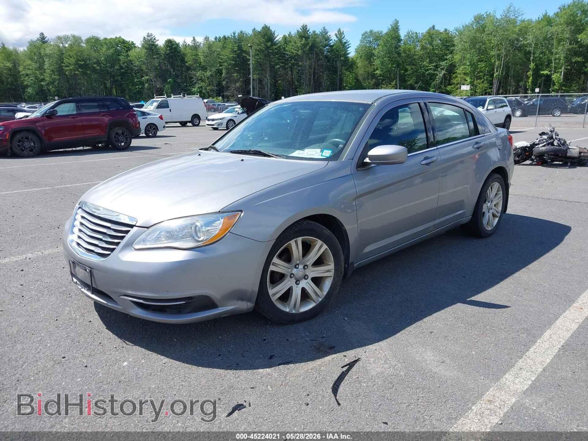 2013 CHRYSLER 200 - VIN: 1C3CCBBB4DN573558 - Photo 2