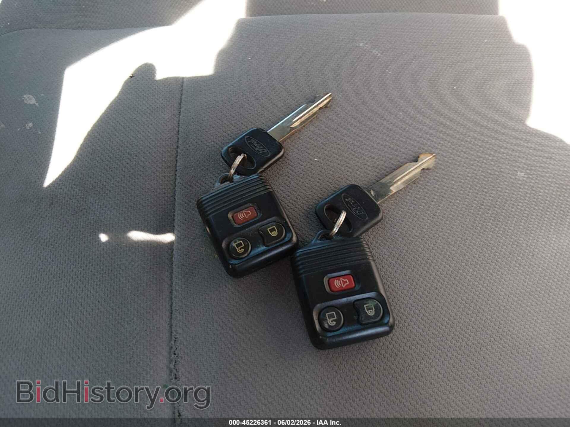2011 FORD E-150 - VIN: 1FTNE1EW2BDA68242 - Фото 11