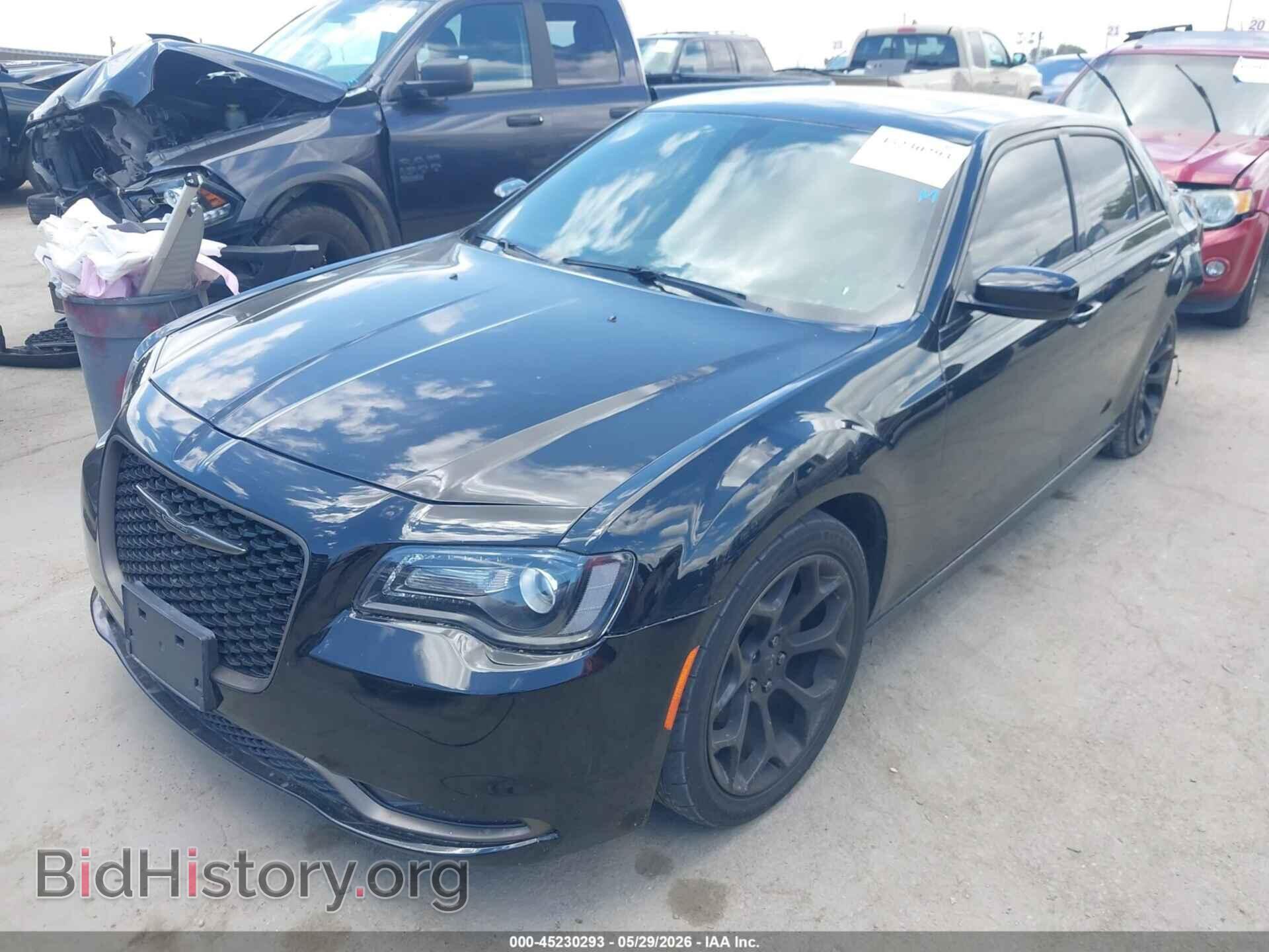 2017 CHRYSLER 300 - VIN: 2C3CCABG5HH516645 - Фото 2