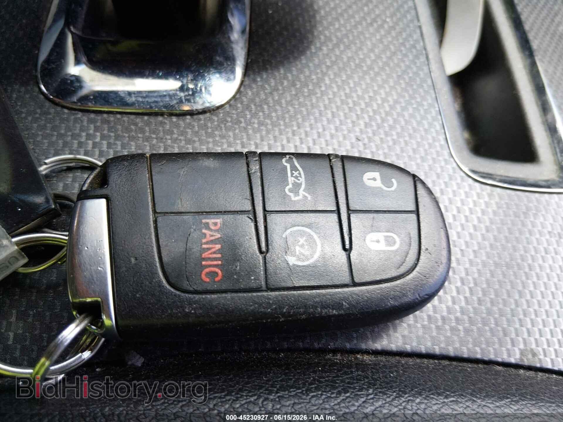 2014 CHRYSLER 300 - VIN: 2C3CCABG0EH280255 - Photo 11