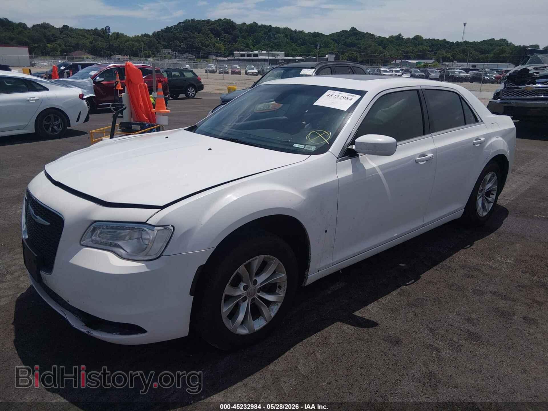 2015 CHRYSLER 300 - VIN: 2C3CCAAG2FH929847 - Фото 2
