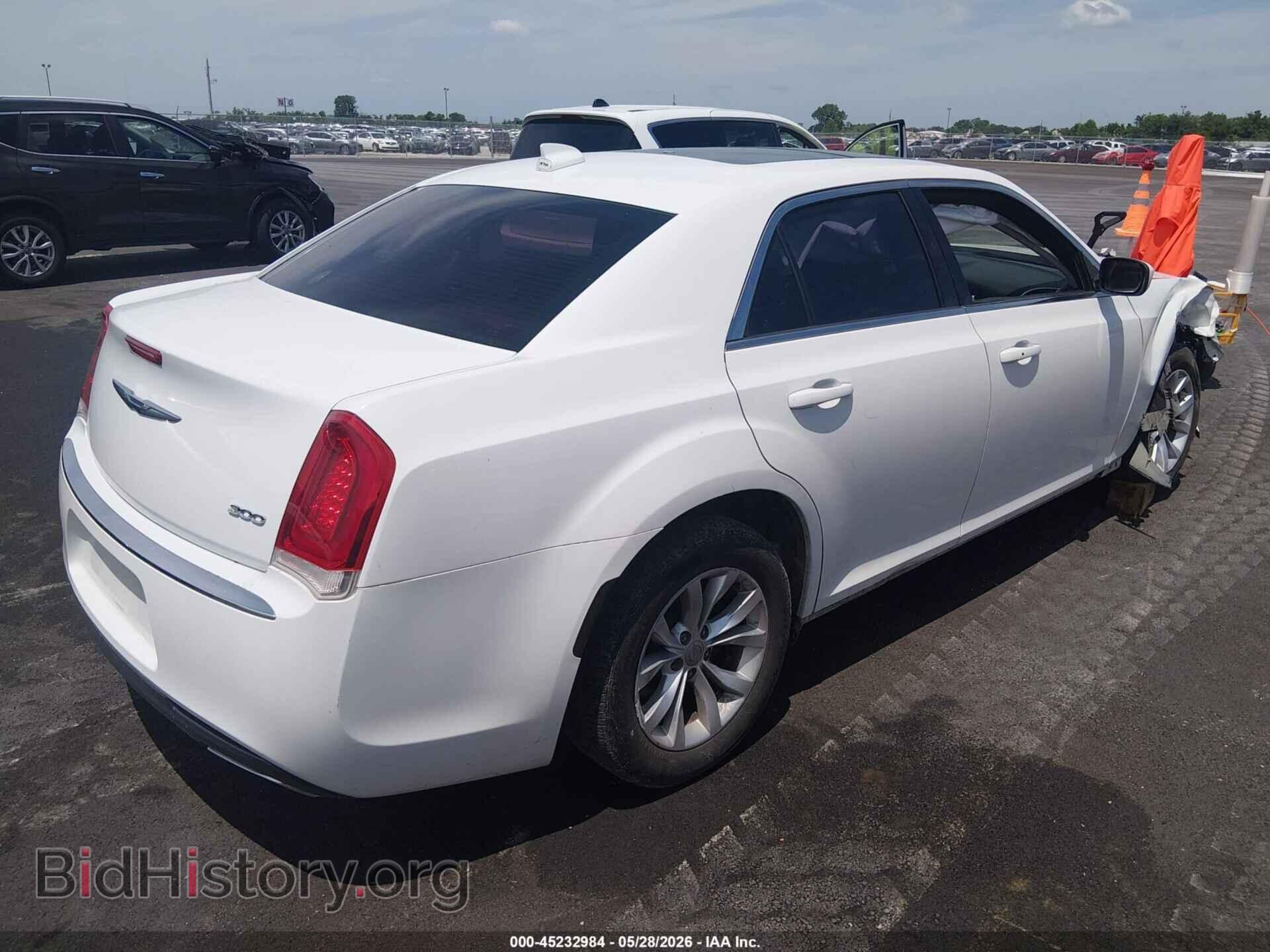 2015 CHRYSLER 300 - VIN: 2C3CCAAG2FH929847 - Фото 4