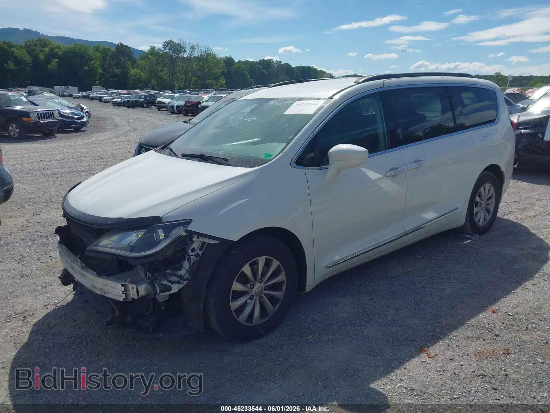 2017 CHRYSLER PACIFICA - VIN: 2C4RC1BG3HR687992 - Photo 2