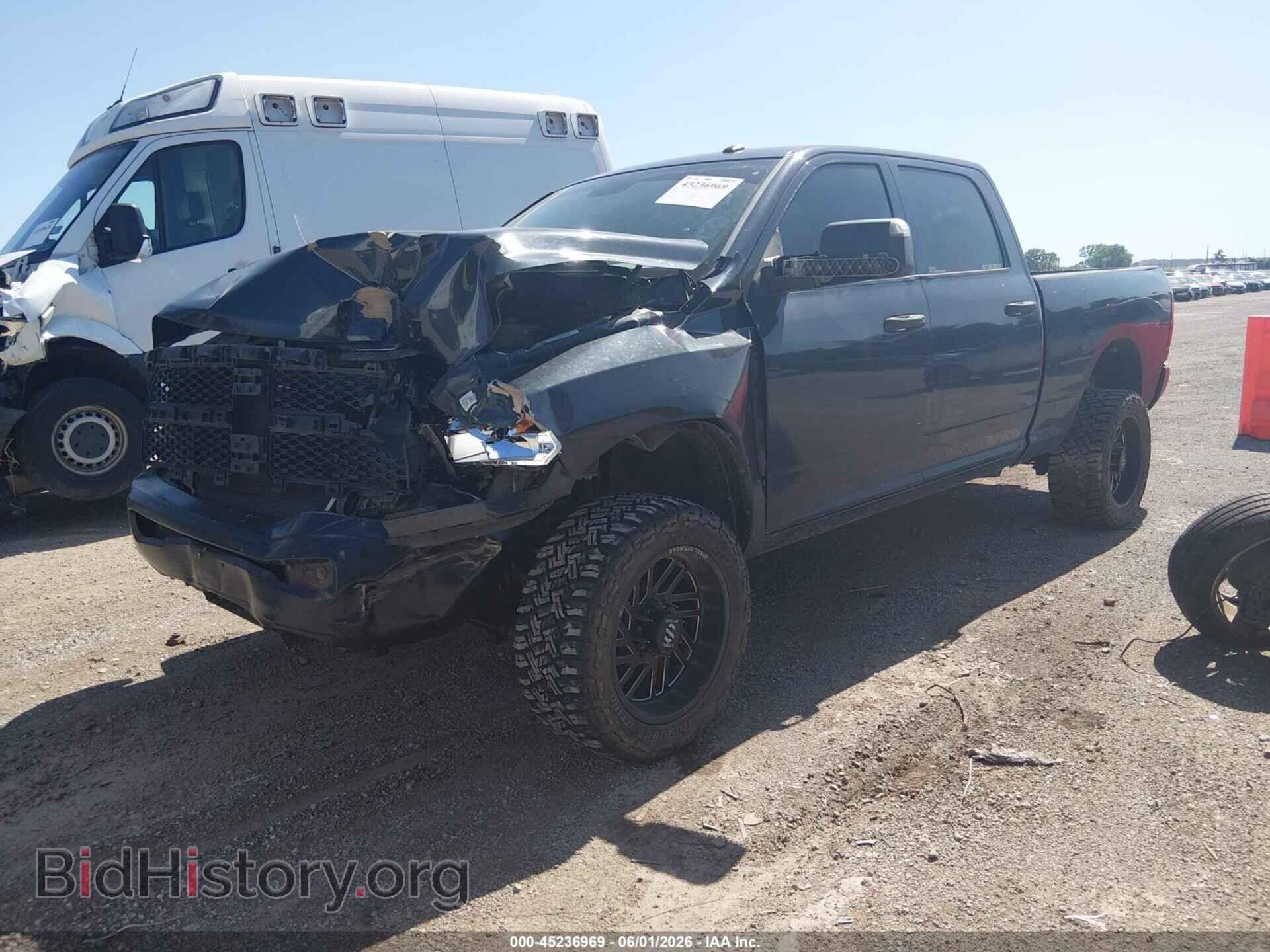 2017 RAM 2500 - VIN: 3C6UR5CL2HG732557 - Photo 2