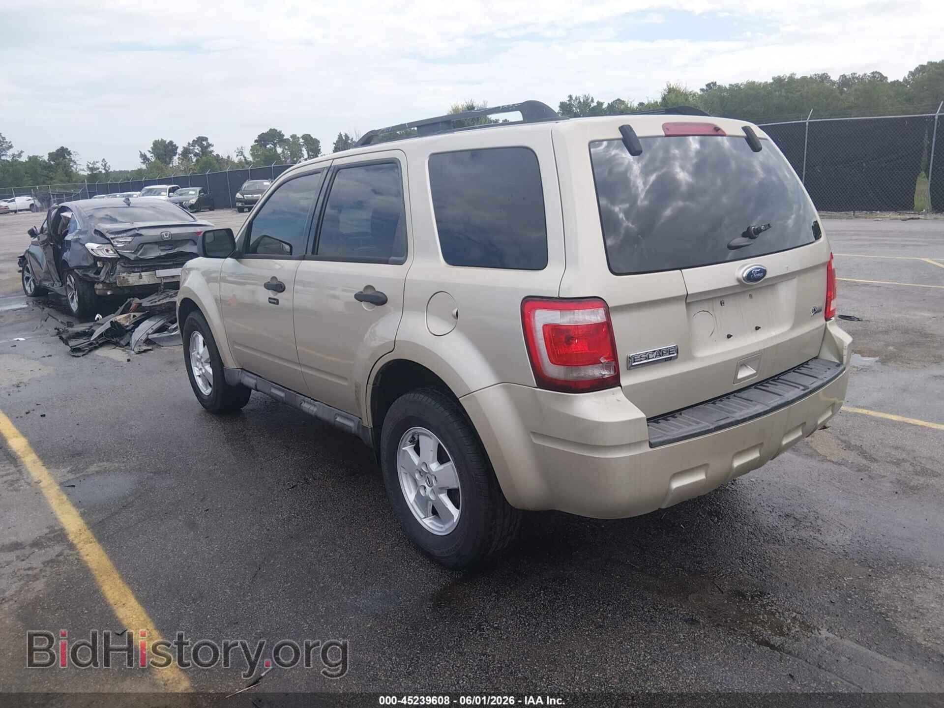 2011 FORD ESCAPE - VIN: 1FMCU0DG8BKB53737 - Фото 3