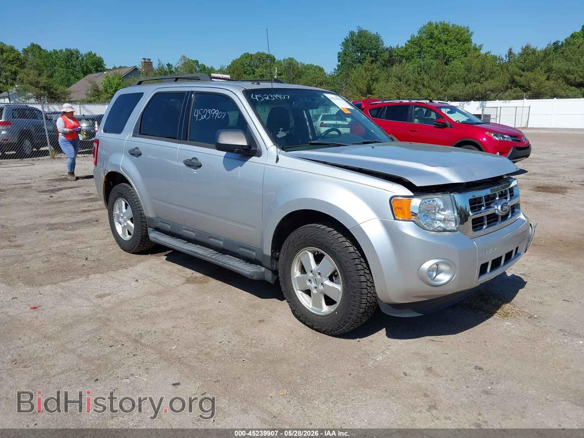 Photo 1FMCU0D77BKB23077 - FORD ESCAPE 2011