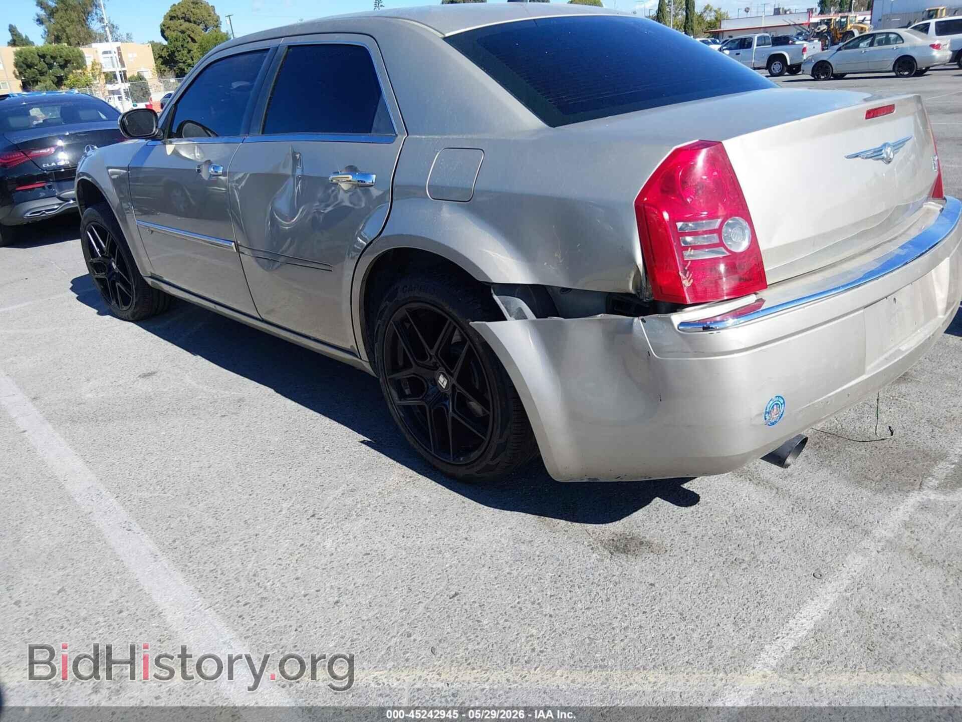 2008 CHRYSLER 300C - VIN: 2C3KA63H58H237492 - Фото 3