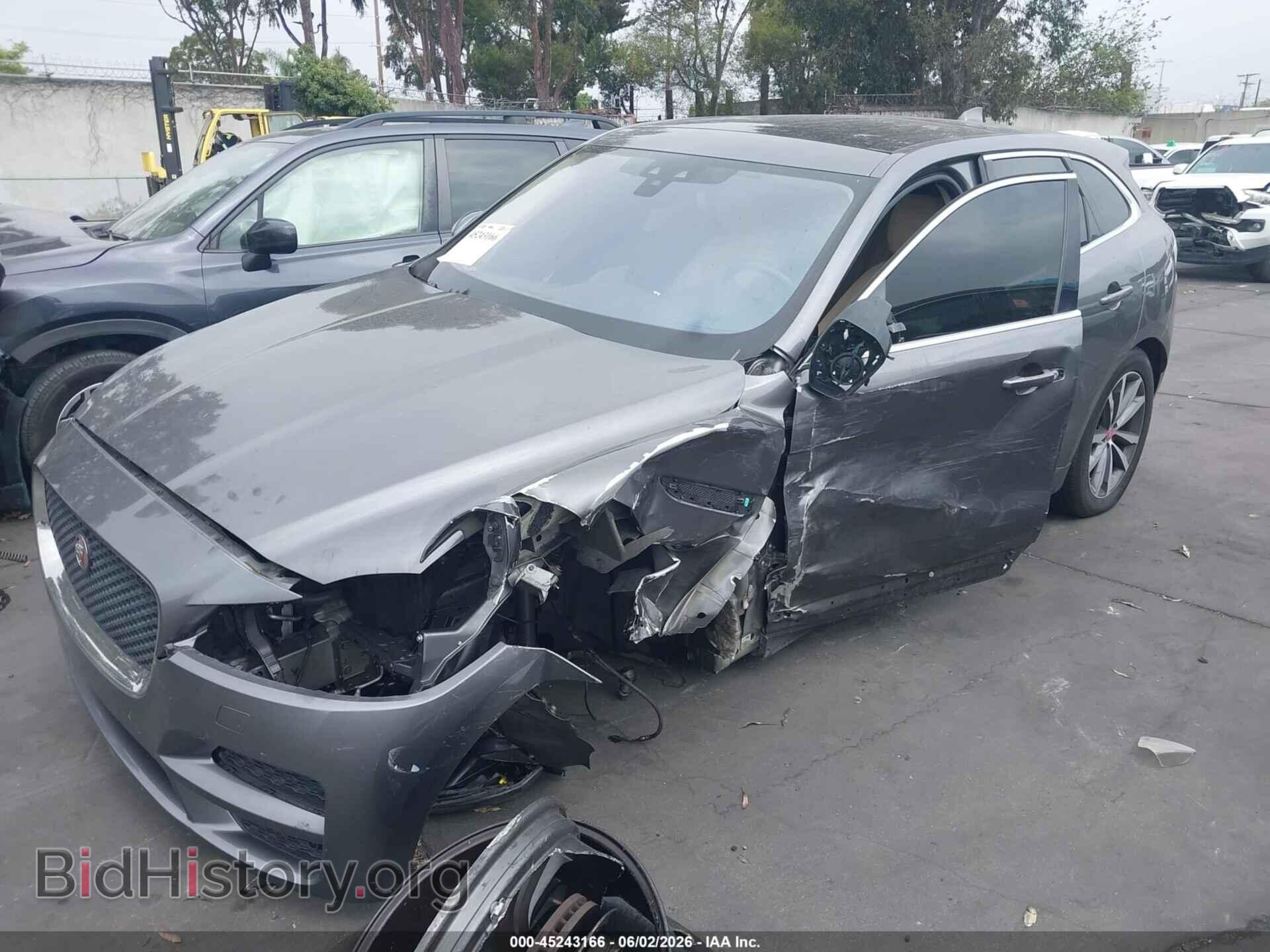 2017 JAGUAR F-PACE - VIN: SADCK2BV7HA063182 - Photo 2
