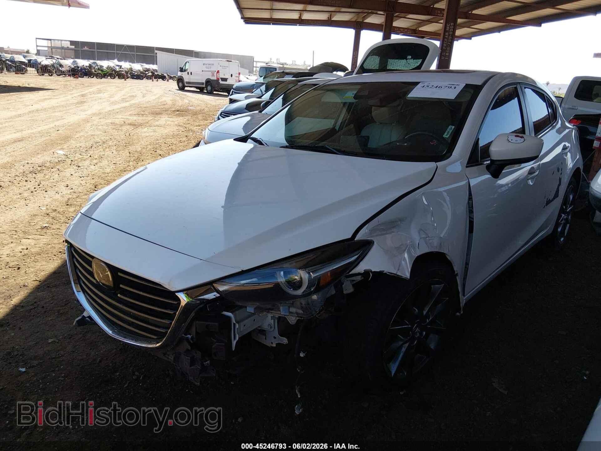 2018 MAZDA MAZDA3 - VIN: 3MZBN1M30JM186347 - Фото 2