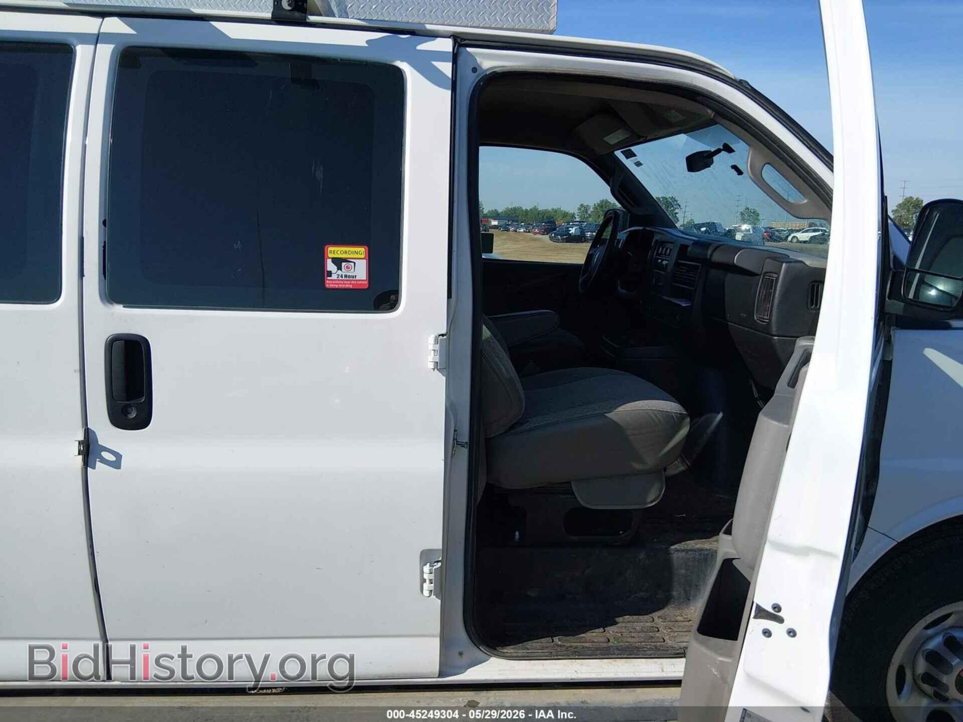 2017 GMC SAVANA 2500 - VIN: 1GTW7AFF7H1908474 - Photo 5