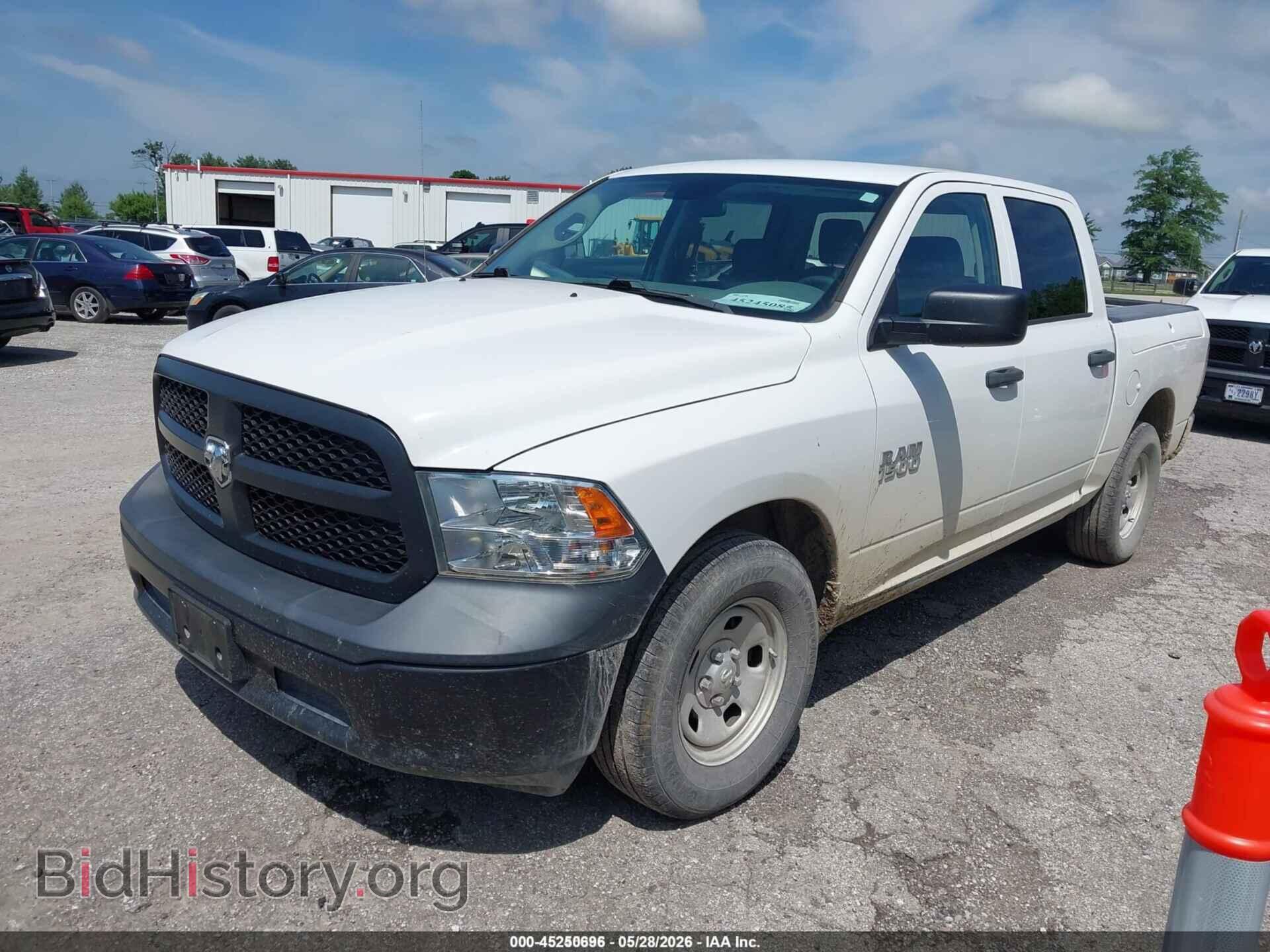 2018 RAM 1500 - VIN: 1C6RR6KG8JS303633 - Фото 2