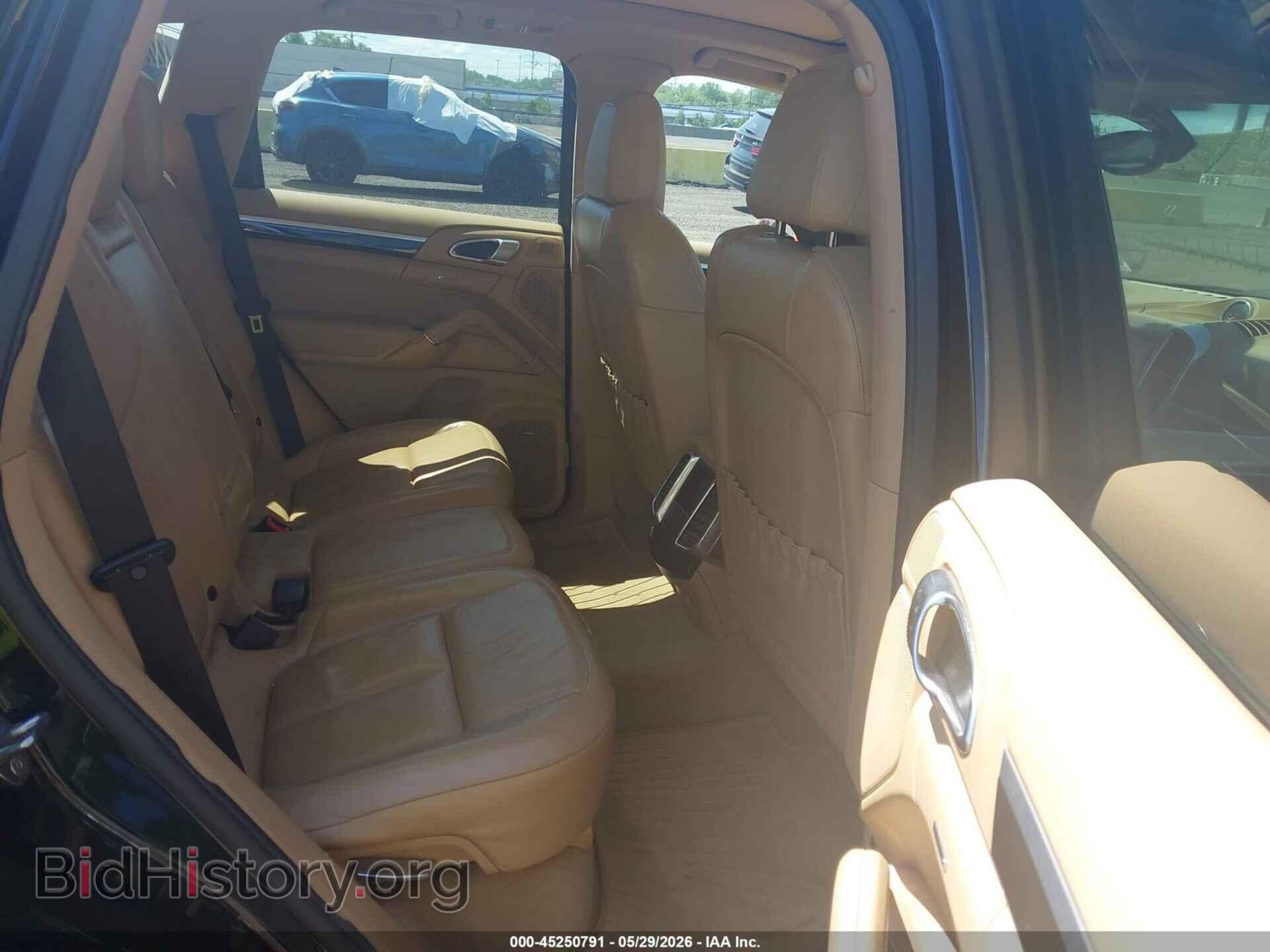 2012 PORSCHE CAYENNE - VIN: WP1AB2A22CLA44934 - Фото 8