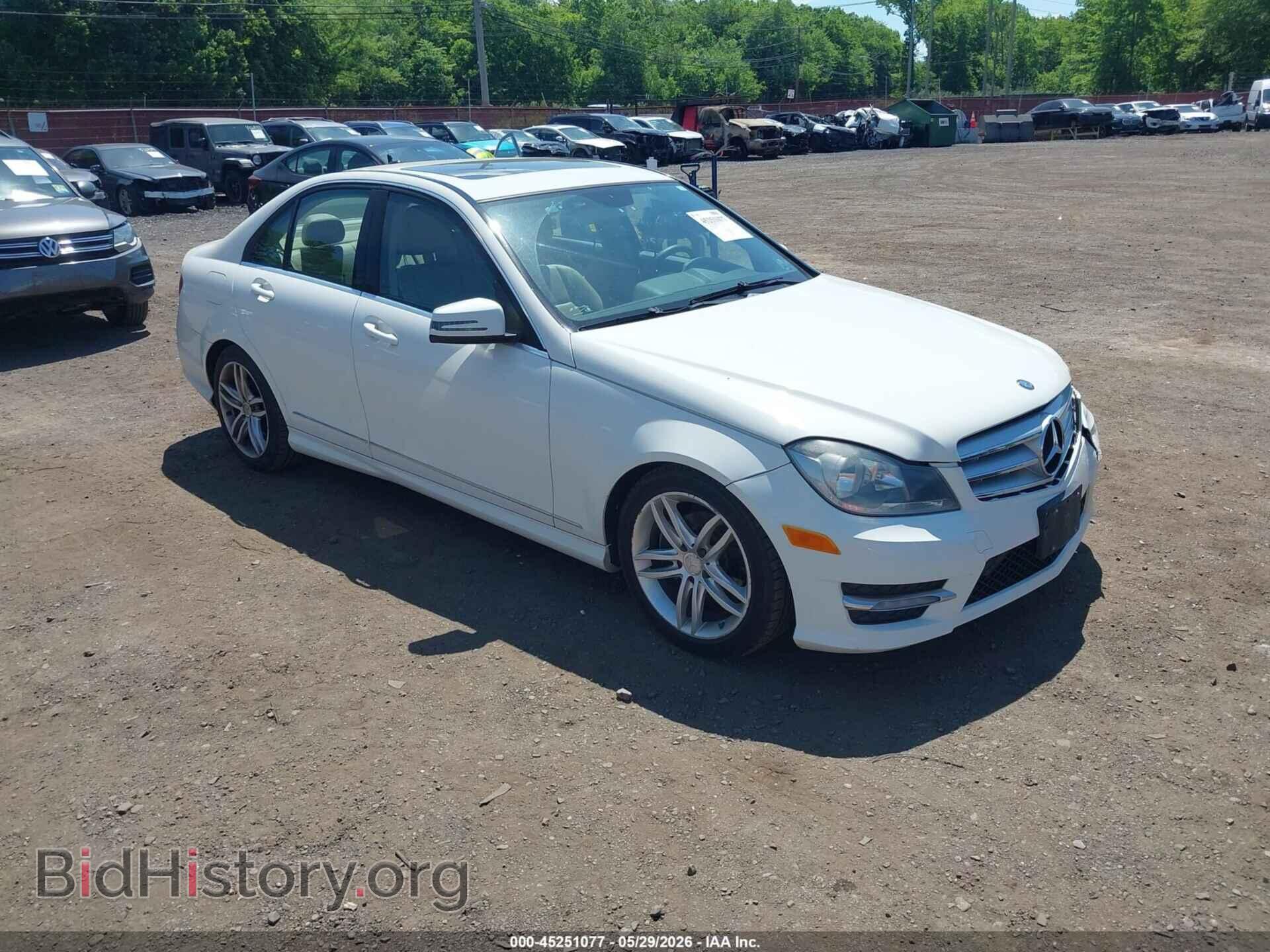 Photo WDDGF8BB0CR227804 - MERCEDES-BENZ C 300 2012