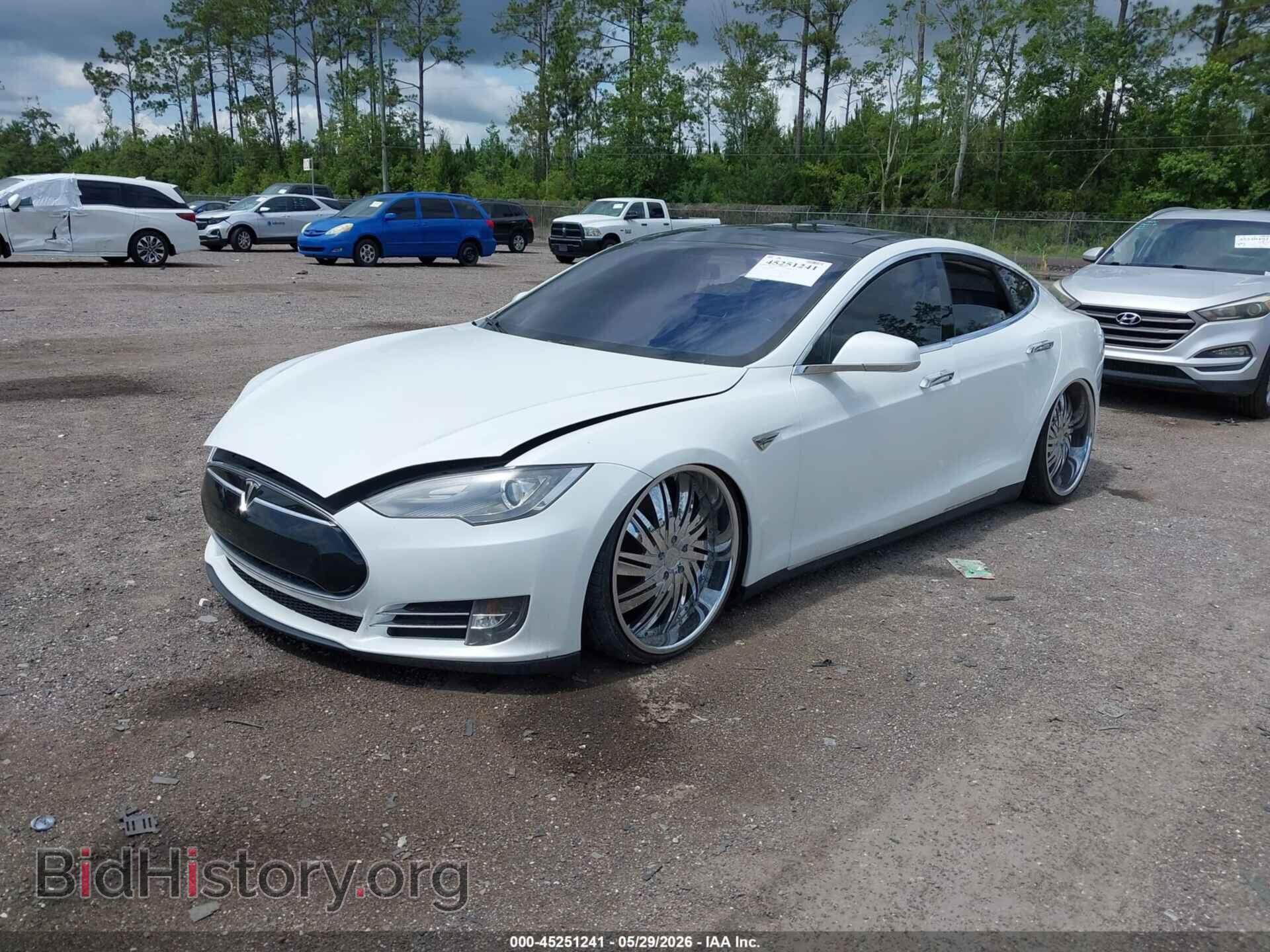 2013 TESLA MODEL S - VIN: 5YJSA1CN5DFP20811 - Photo 2