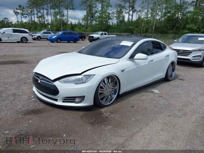2013 Tesla MODEL S (VIN 5YJSA1CN5DFP20811) — фото 2 из 17