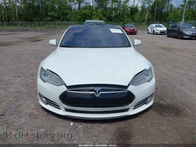2013 Tesla MODEL S (VIN 5YJSA1CN5DFP20811) — фото 6 из 17