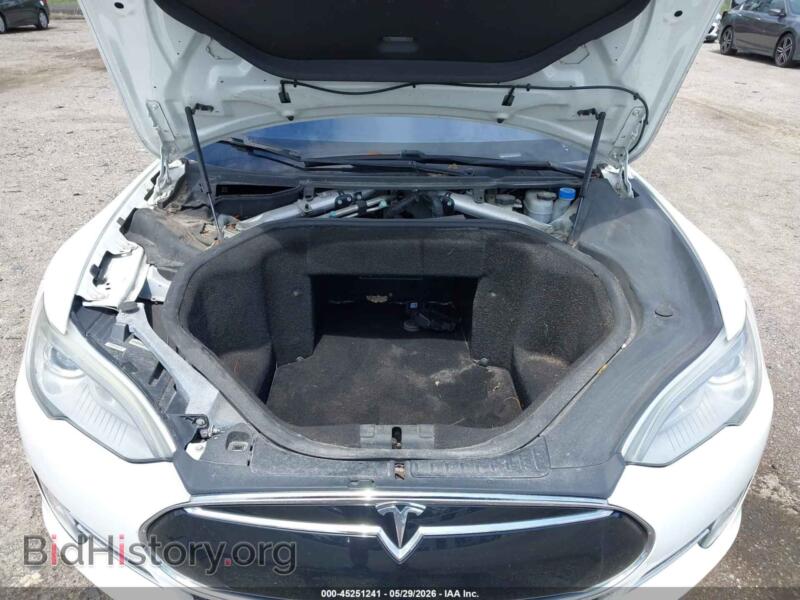 2013 Tesla MODEL S (VIN 5YJSA1CN5DFP20811) — фото 10 из 17