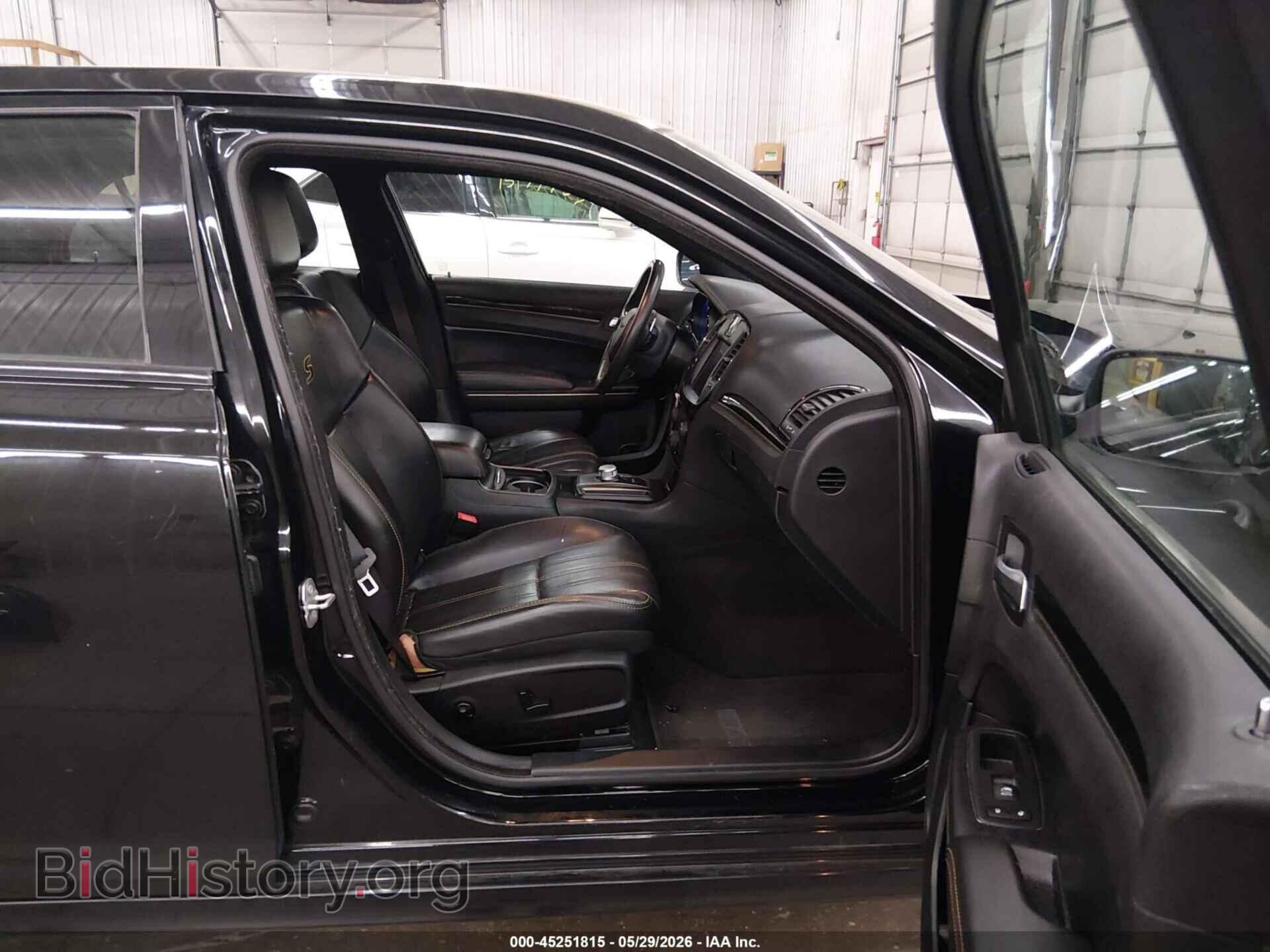 2016 CHRYSLER 300 - VIN: 2C3CCAGG5GH262037 - Фото 5