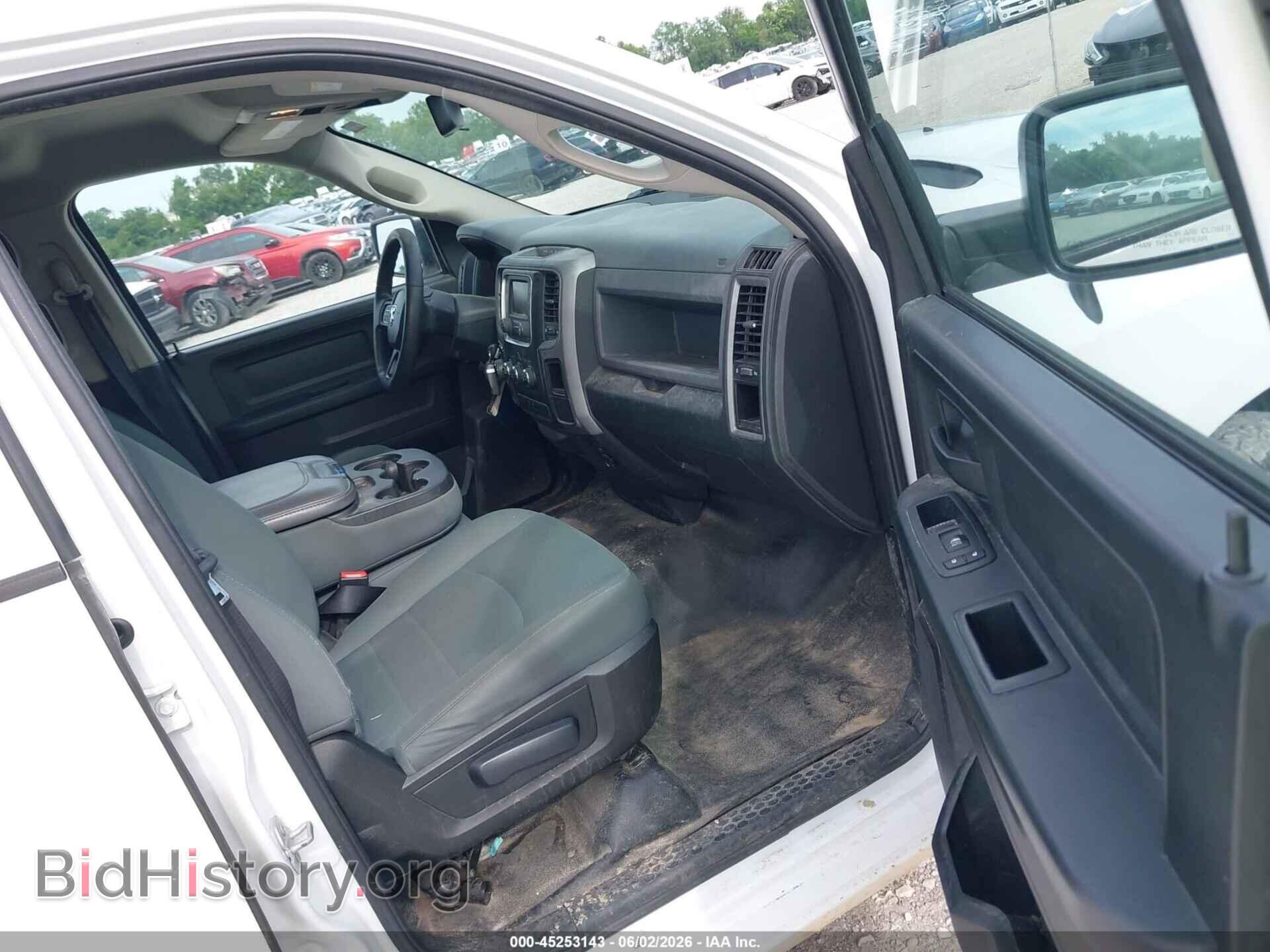 2016 RAM 1500 - VIN: 1C6RR6FG1GS375552 - Фото 5