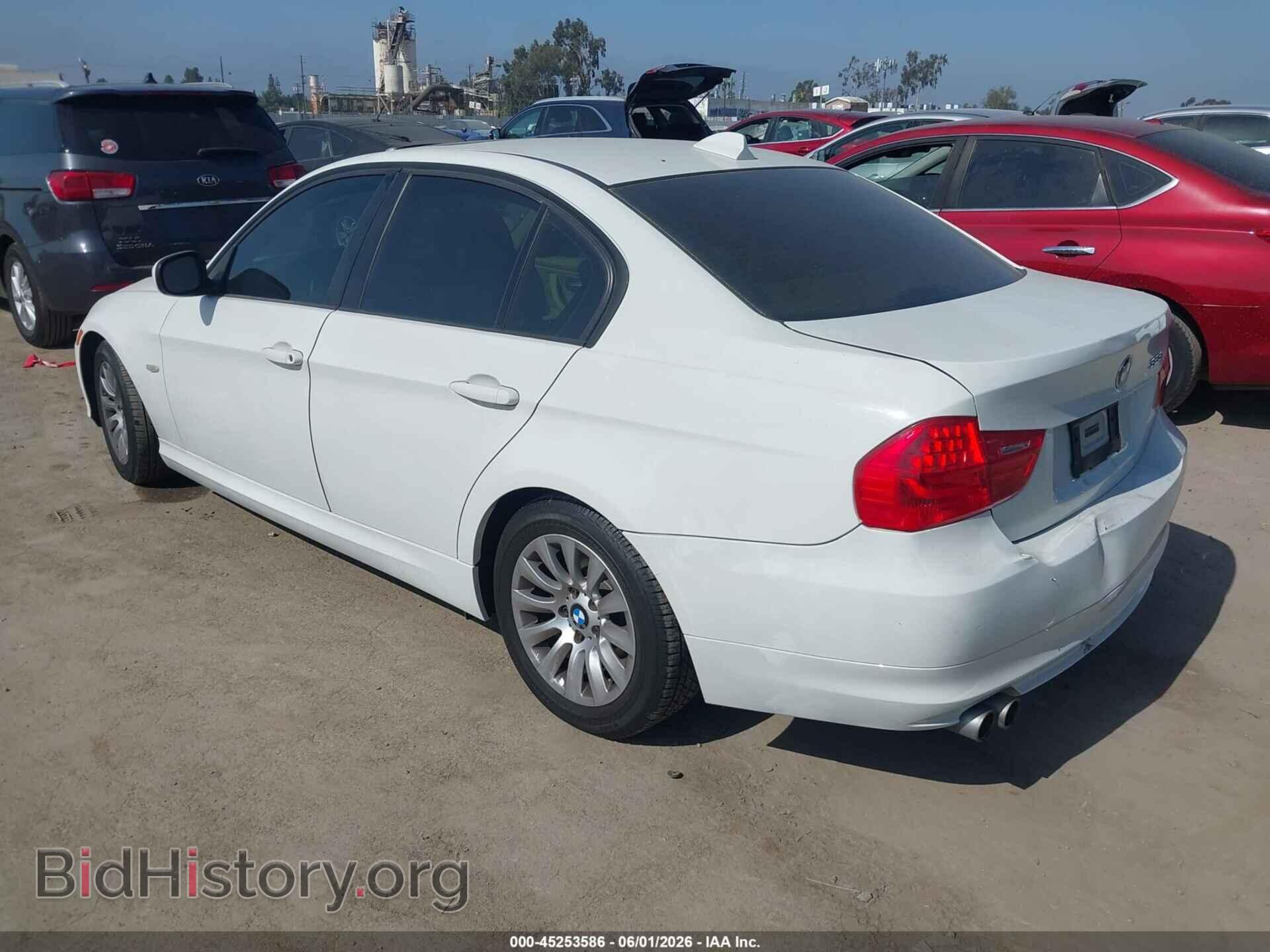 2009 BMW 328I - VIN: WBAPH57579NM34080 - Фото 3
