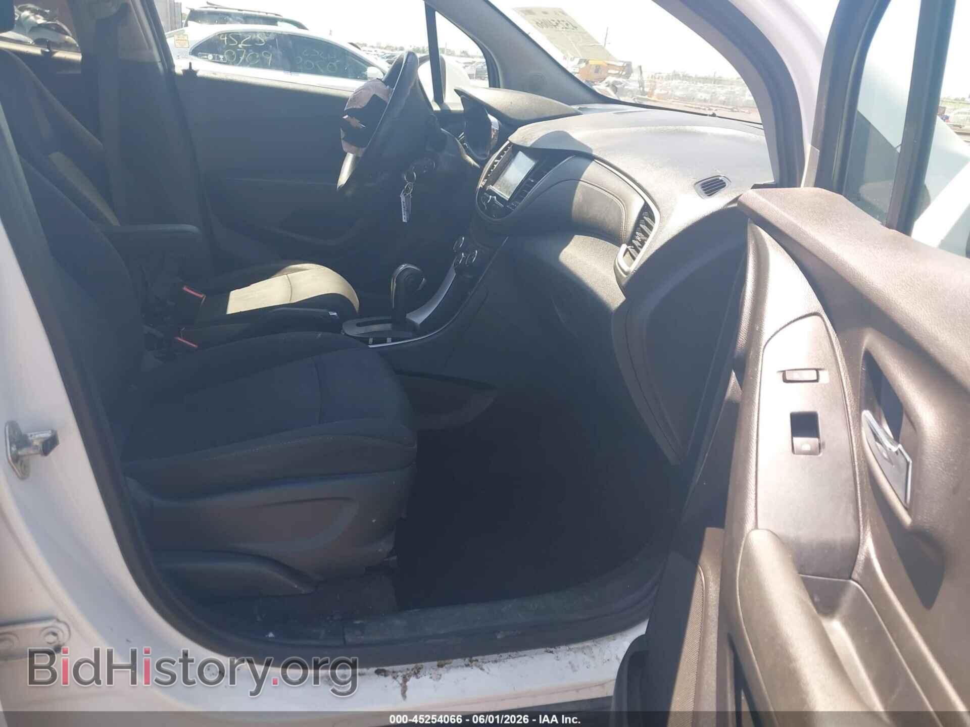 2017 CHEVROLET TRAX - VIN: 3GNCJPSB7HL147133 - Фото 5