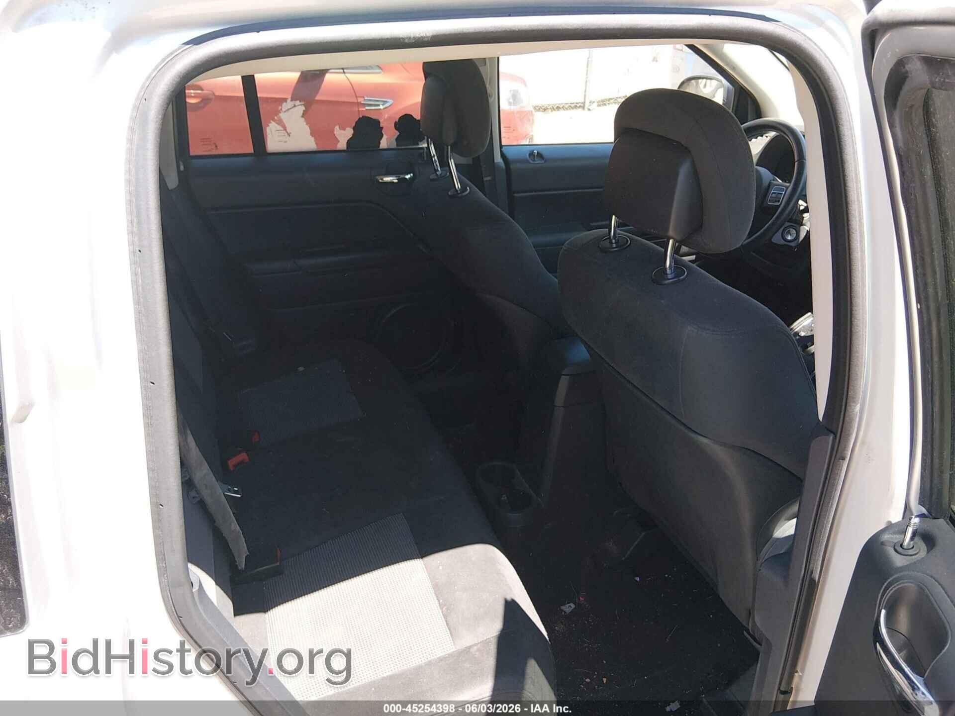 2011 JEEP COMPASS - VIN: 1J4NF1FB8BD263880 - Photo 8