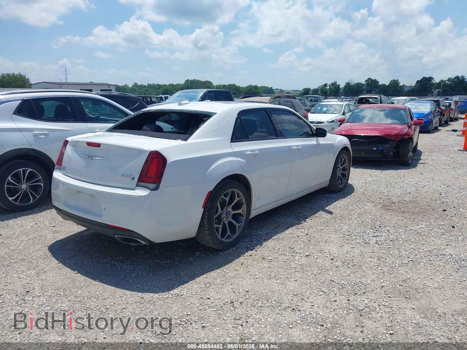 2018 CHRYSLER 300 - VIN: 2C3CCABG1JH264236 - Photo 4