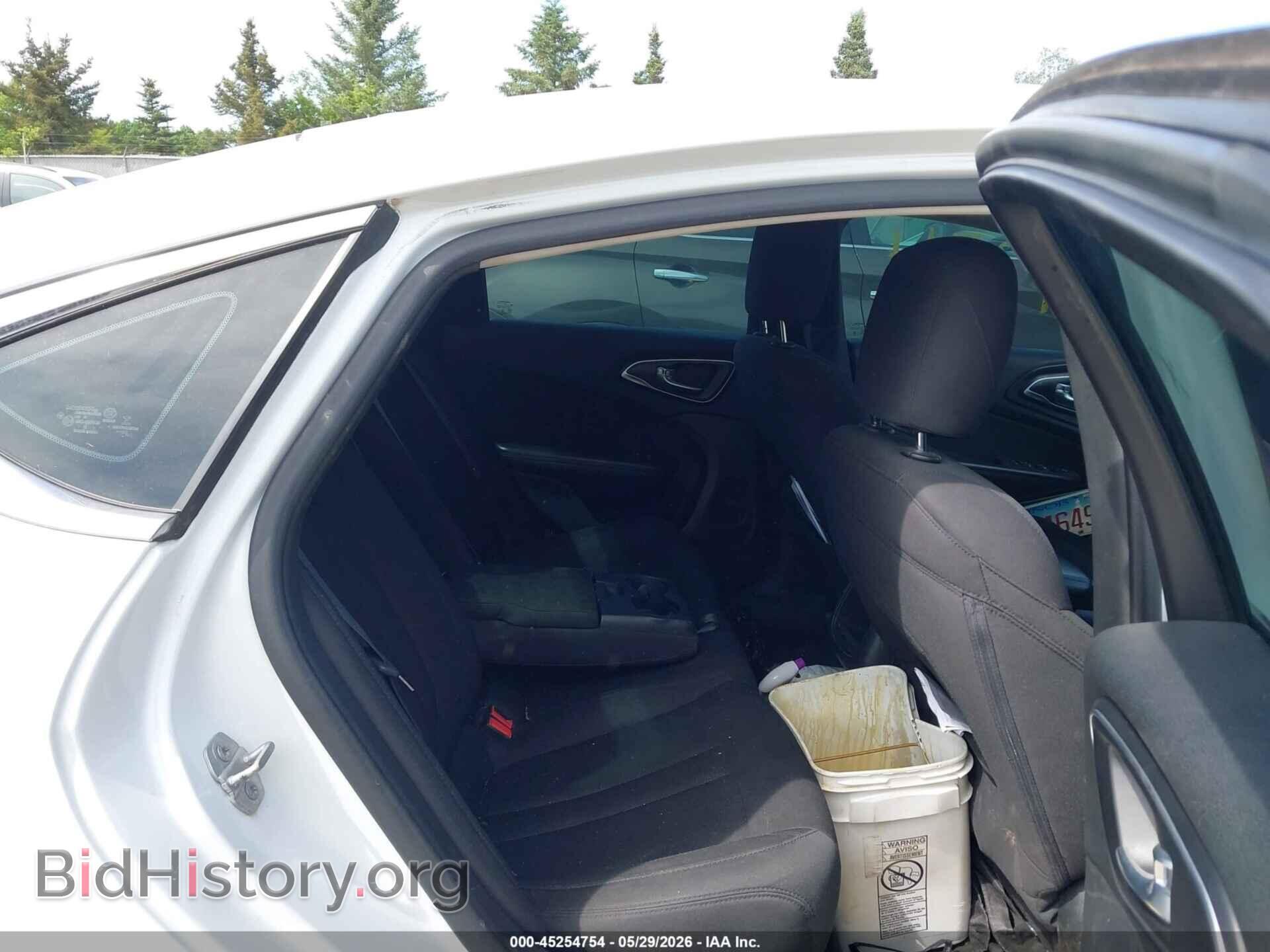2015 CHRYSLER 200 - VIN: 1C3CCCAB3FN590782 - Фото 8