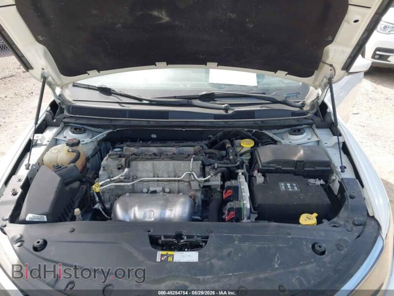 2015 Chrysler 200 (VIN 1C3CCCAB3FN590782) — photo 10 of 12