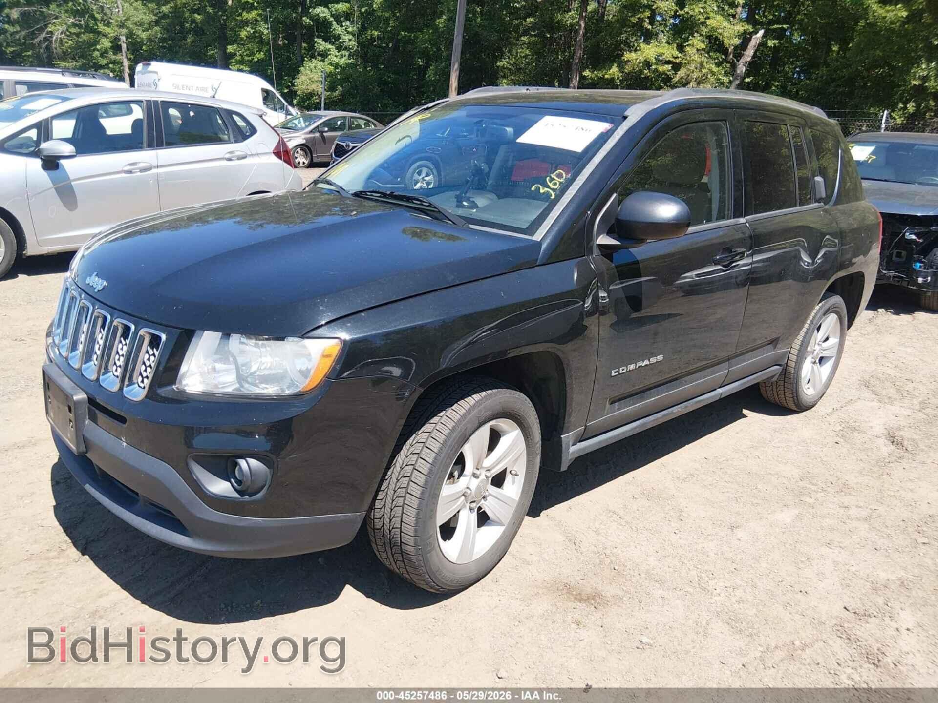 2012 JEEP COMPASS - VIN: 1C4NJDEB2CD589070 - Photo 2