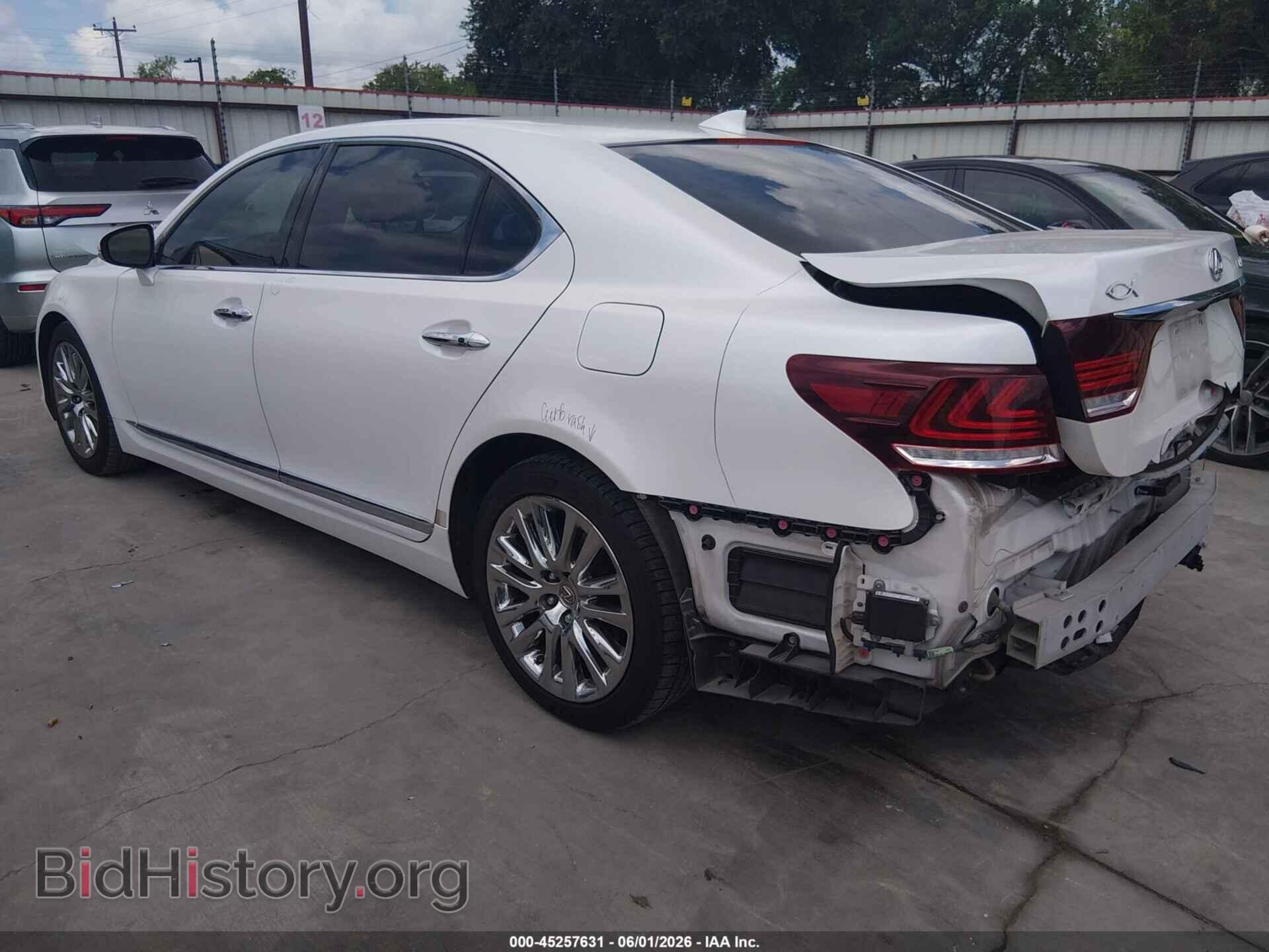 2017 LEXUS LS 460 - VIN: JTHGL5EF2H5057717 - Photo 3