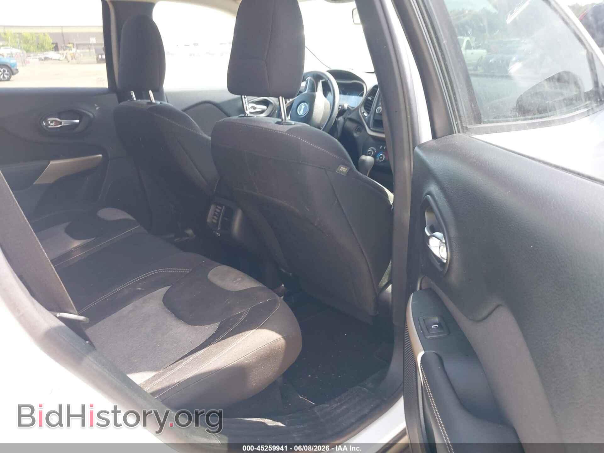 2018 JEEP CHEROKEE - VIN: 1C4PJLCB7JD577189 - Фото 8