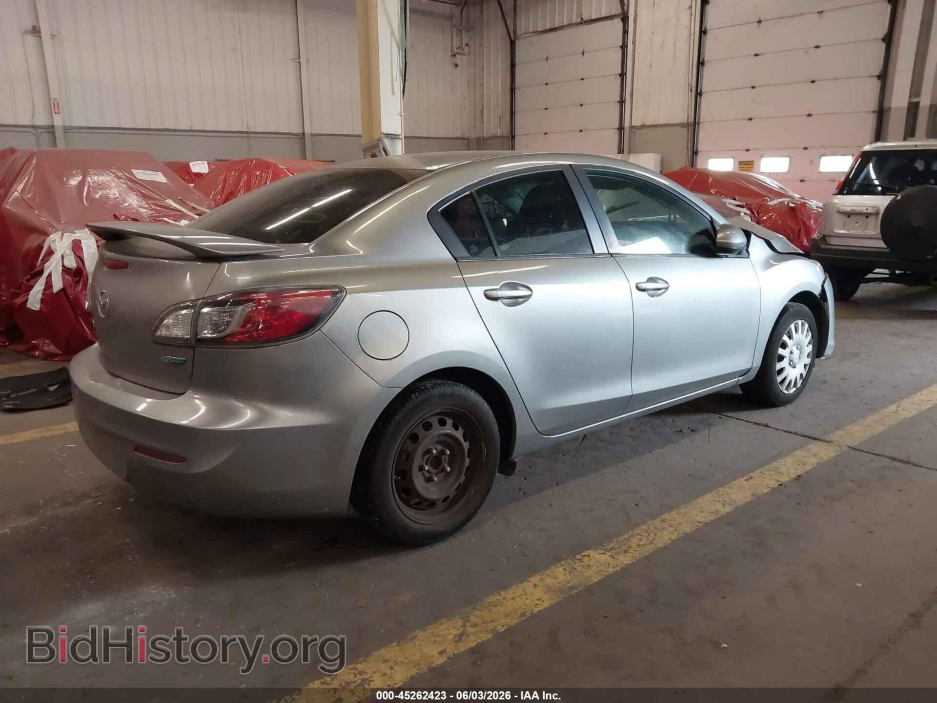 2013 MAZDA MAZDA3 - VIN: JM1BL1U82D1701774 - Фото 4