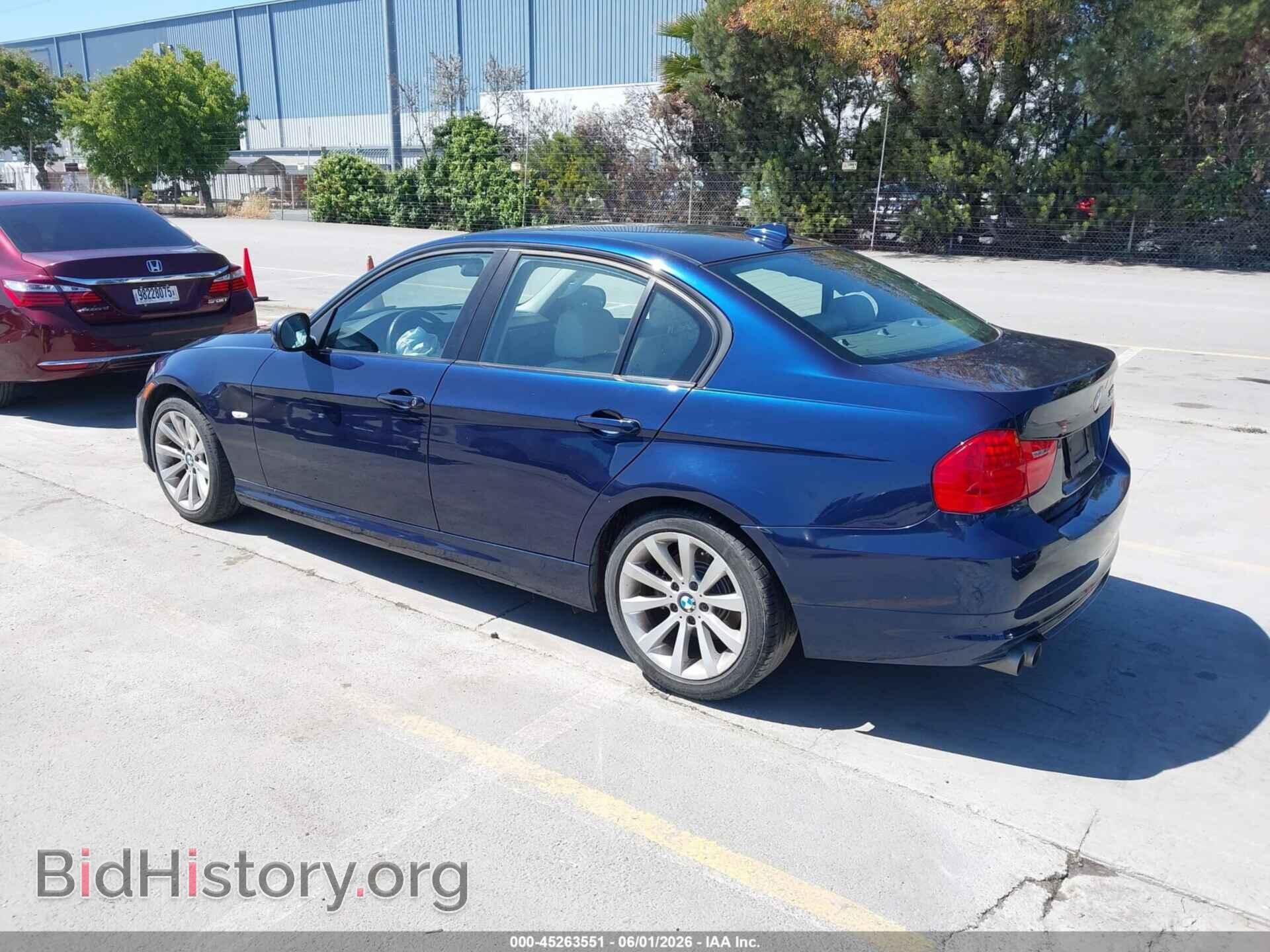 2011 BMW 328I - VIN: WBAPH5C56BA446885 - Фото 3