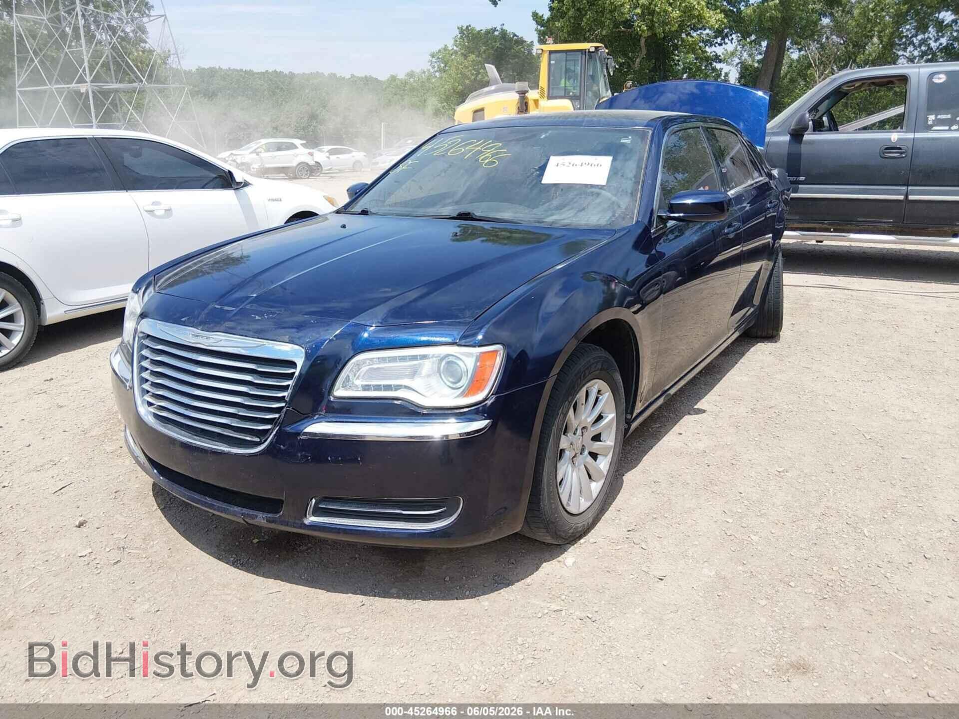 2013 CHRYSLER 300 - VIN: 2C3CCAAG6DH627751 - Фото 2